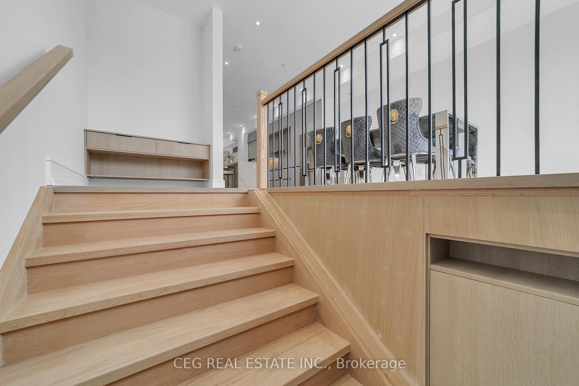 Photo 11 of 21 Sixteenth Street, Etobicoke, New Toronto — HOMEH