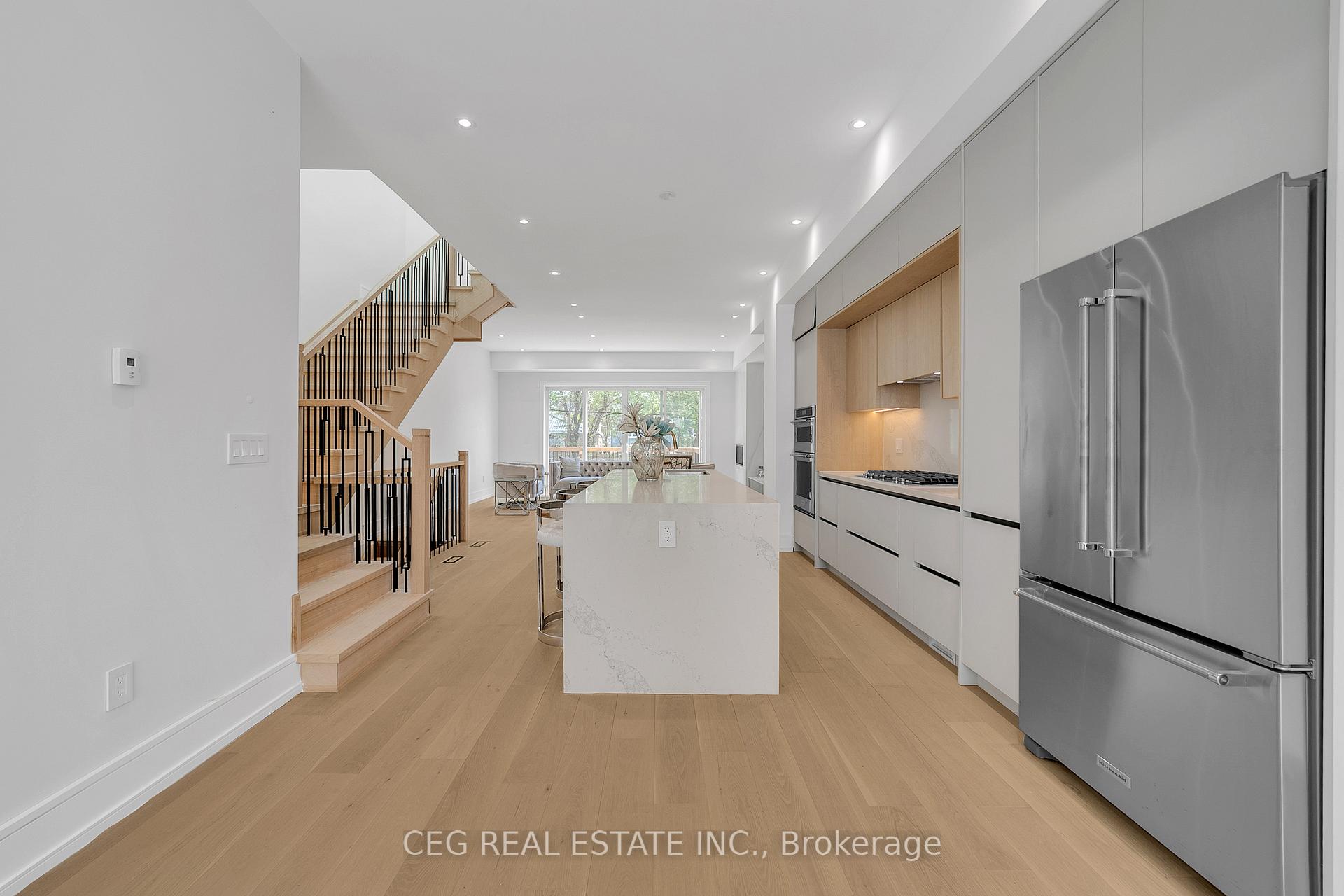 Photo 15 of 21 Sixteenth Street, Etobicoke, New Toronto — HOMEH