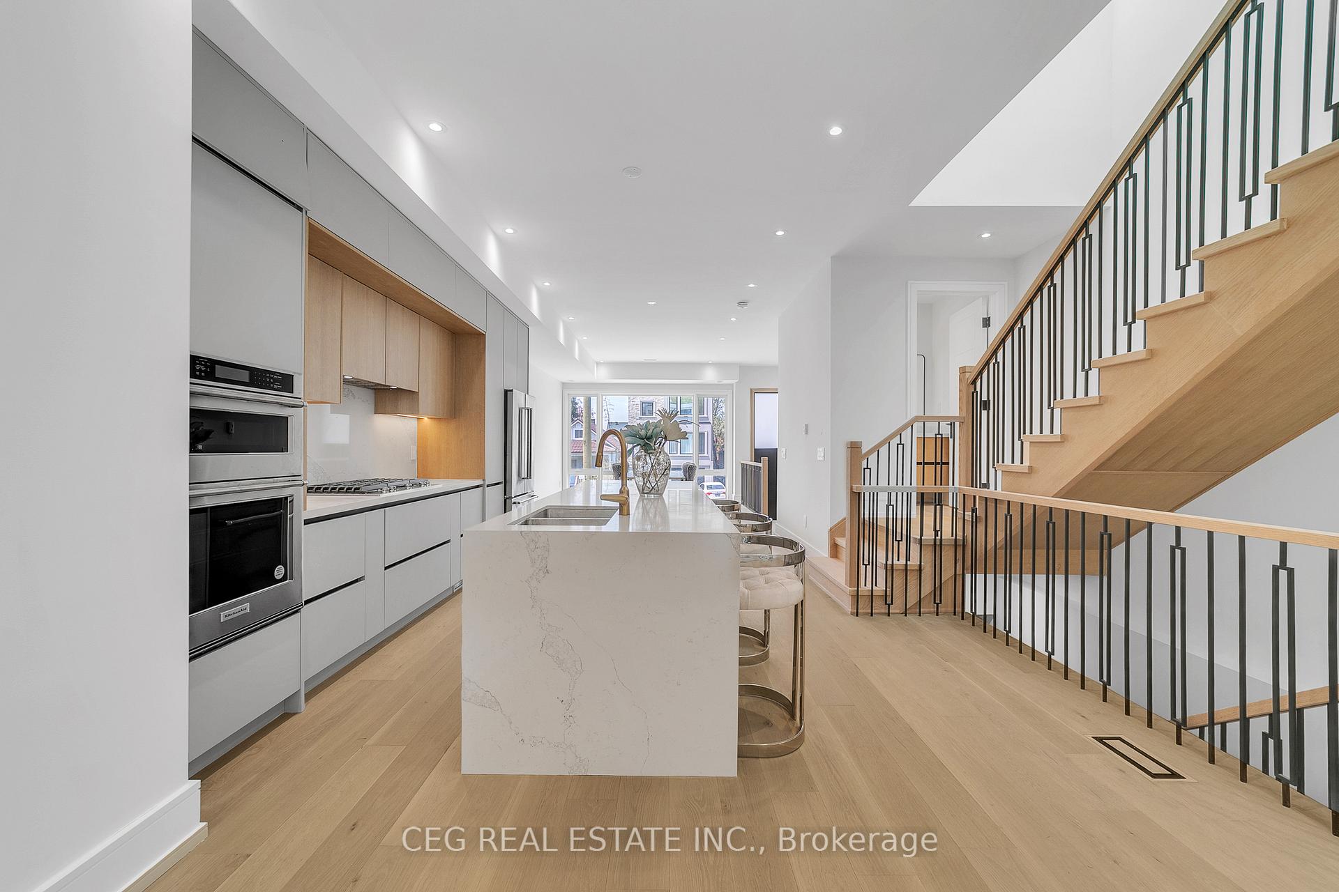 Photo 17 of 21 Sixteenth Street, Etobicoke, New Toronto — HOMEH