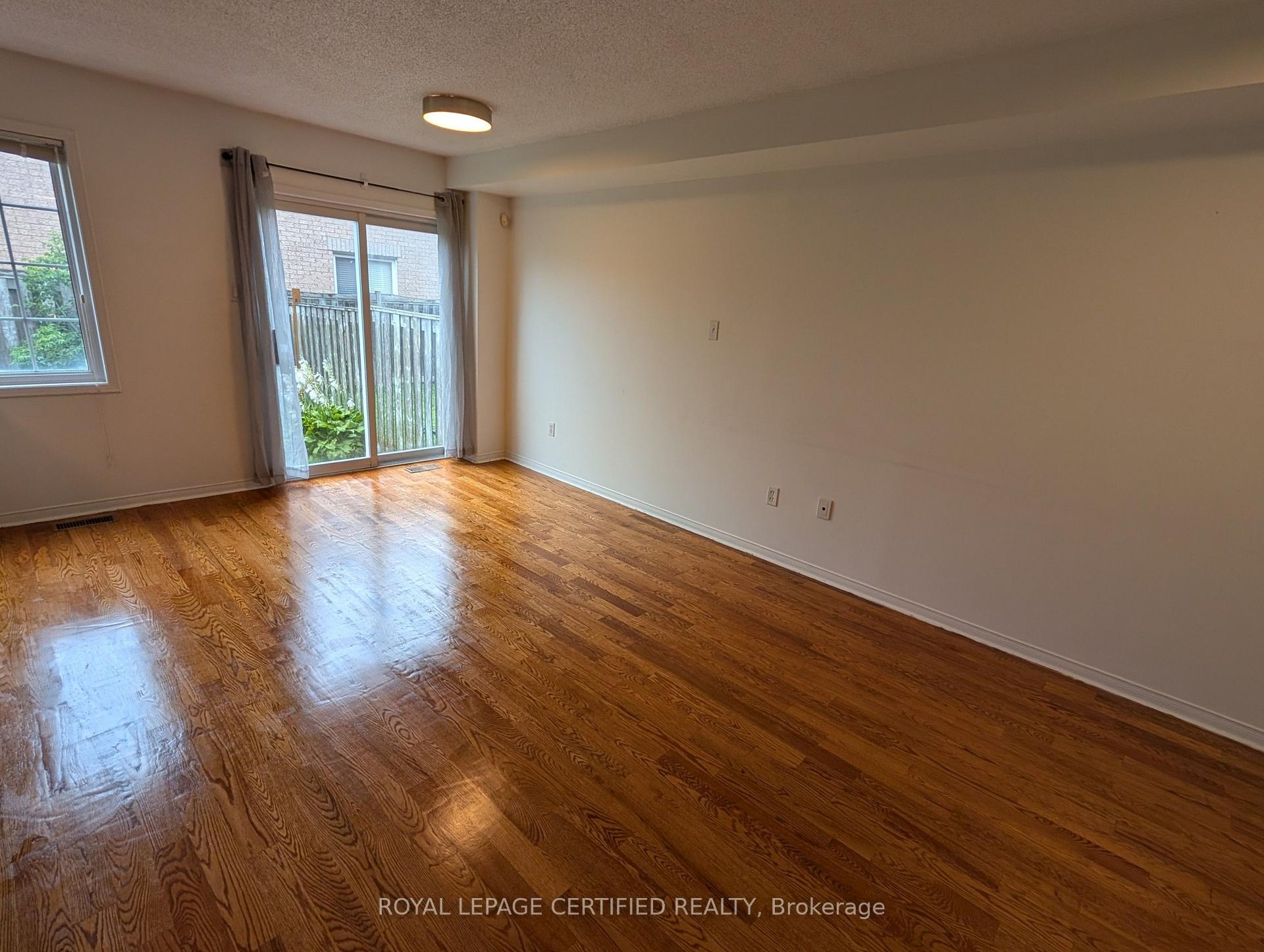 Photo 19 of 8 James Street, Mississauga, Streetsville — HOMEH