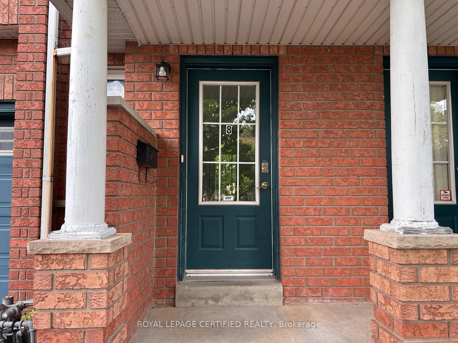 Photo 4 of 8 James Street, Mississauga, Streetsville — HOMEH