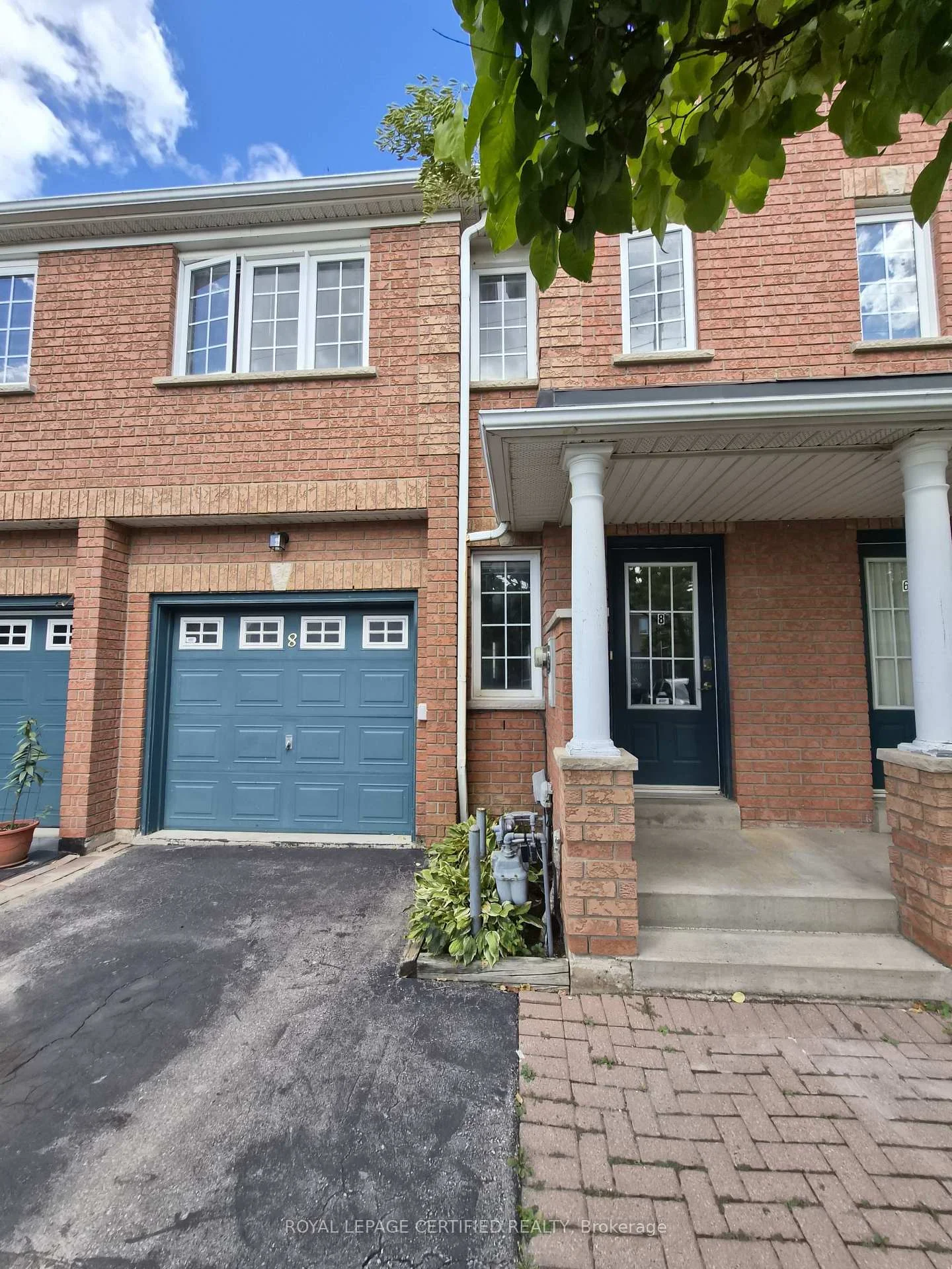 Photo 5 of 8 James Street, Mississauga, Streetsville — HOMEH