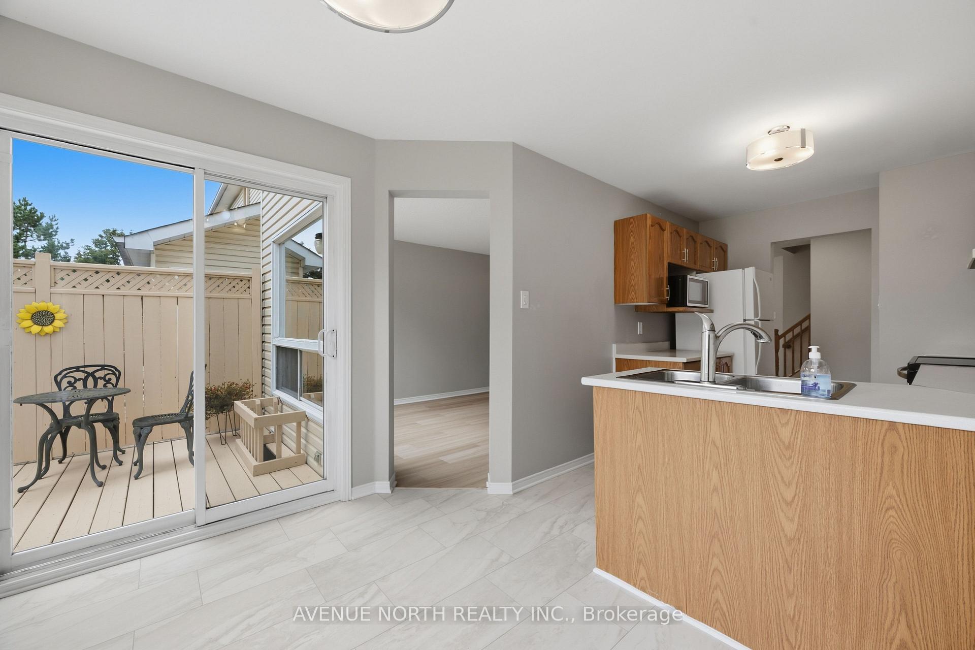 Photo 11 of 66 Woodgate Way, Ottawa, Barrhaven - Longfields — HOMEH
