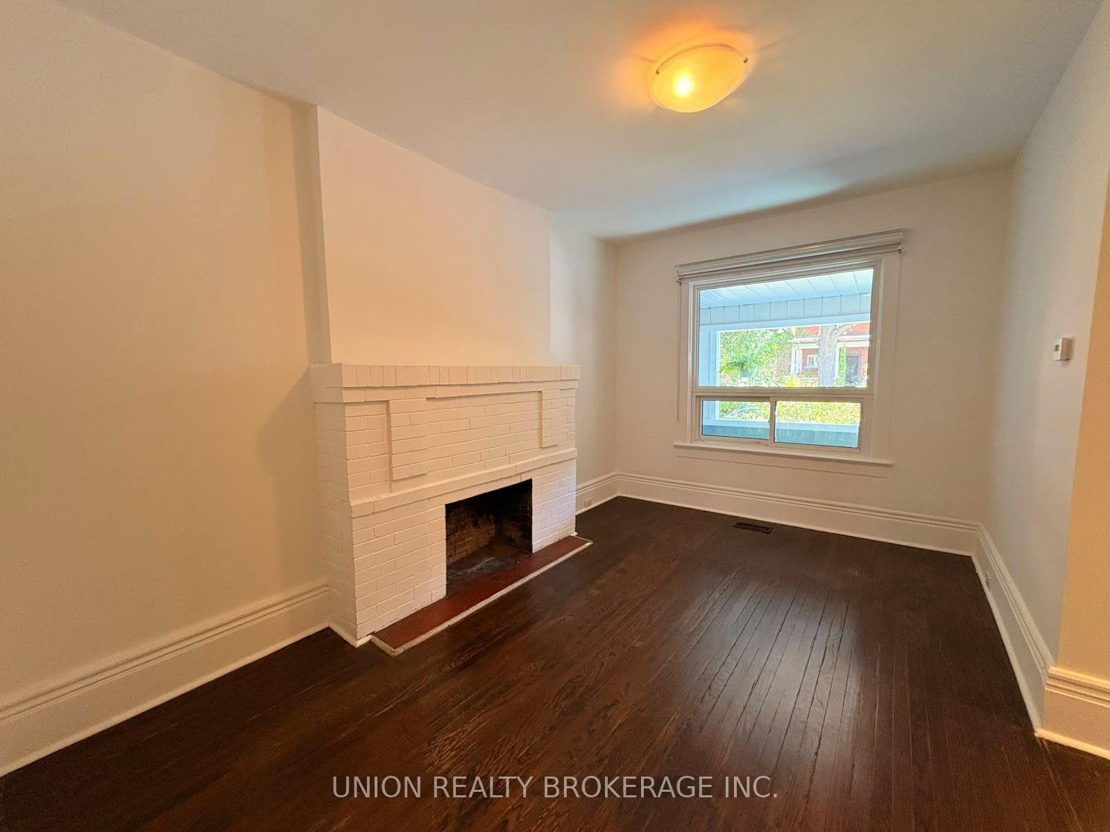 Photo 10 of Unit Main & Upper, 224 Scarborough Road, Toronto, The Beaches — HOMEH