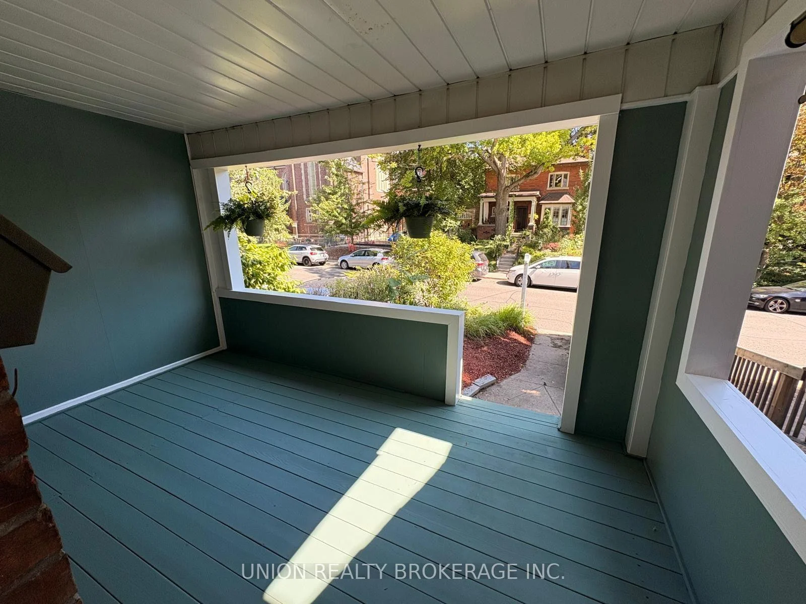 Photo 5 of Unit Main & Upper, 224 Scarborough Road, Toronto, The Beaches — HOMEH