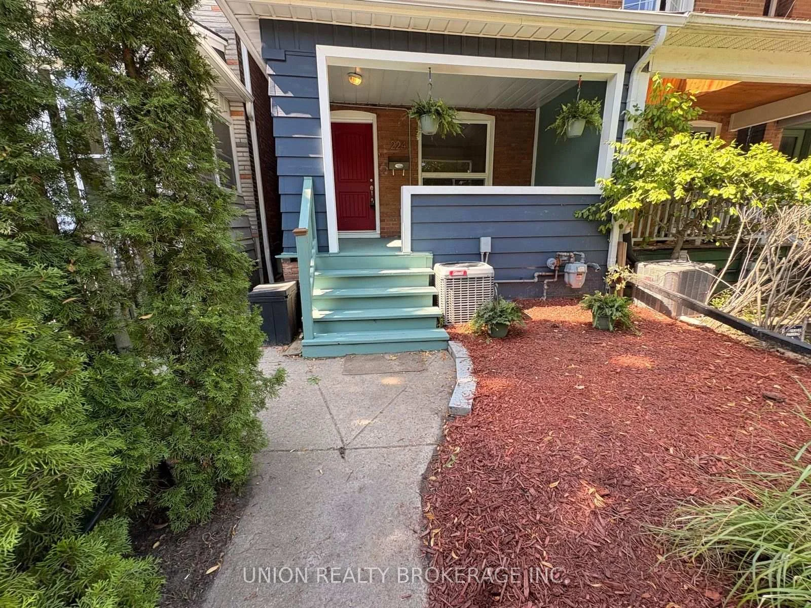 Photo 7 of Unit Main & Upper, 224 Scarborough Road, Toronto, The Beaches — HOMEH