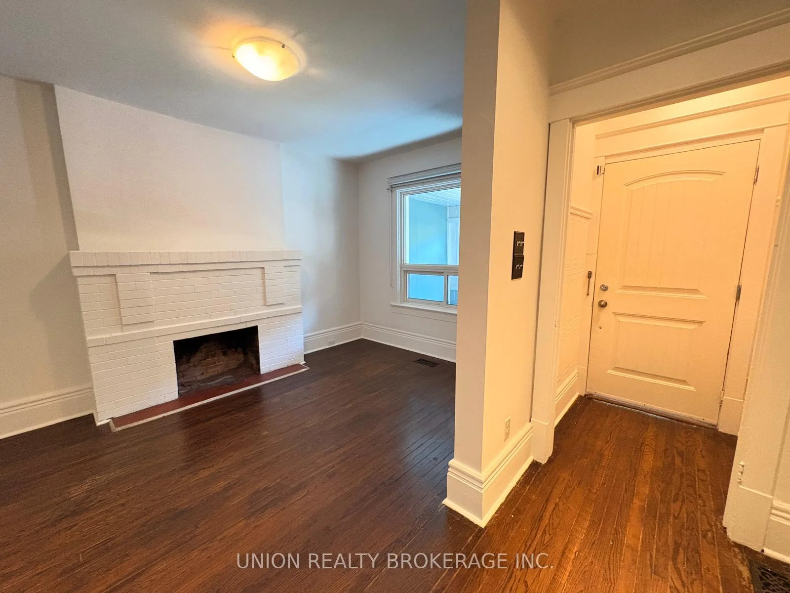 Photo 9 of Unit Main & Upper, 224 Scarborough Road, Toronto, The Beaches — HOMEH