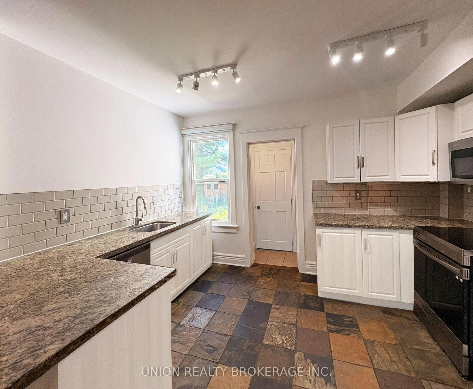 Photo 23 of Unit Main & Upper, 224 Scarborough Road, Toronto, The Beaches — HOMEH