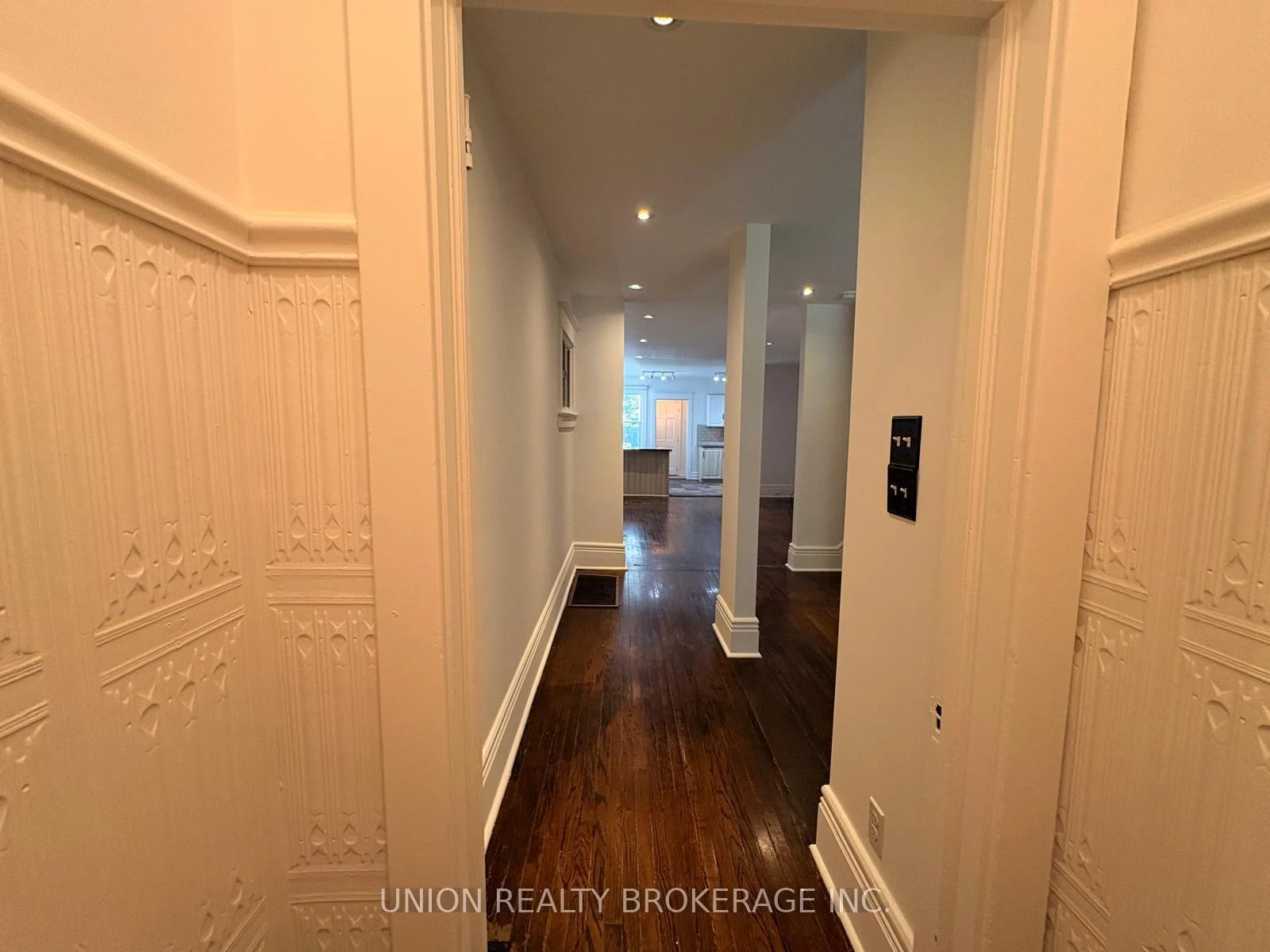 Photo 46 of Unit Main & Upper, 224 Scarborough Road, Toronto, The Beaches — HOMEH