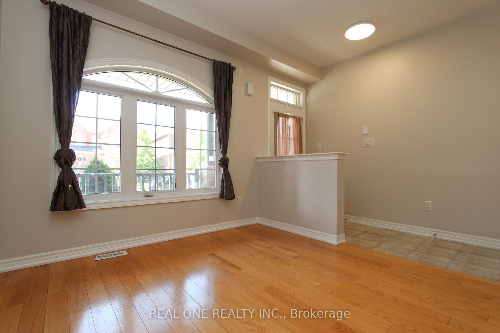 Photo 2 of 87 Hammersly Boulevard, Markham, Wismer — HOMEH