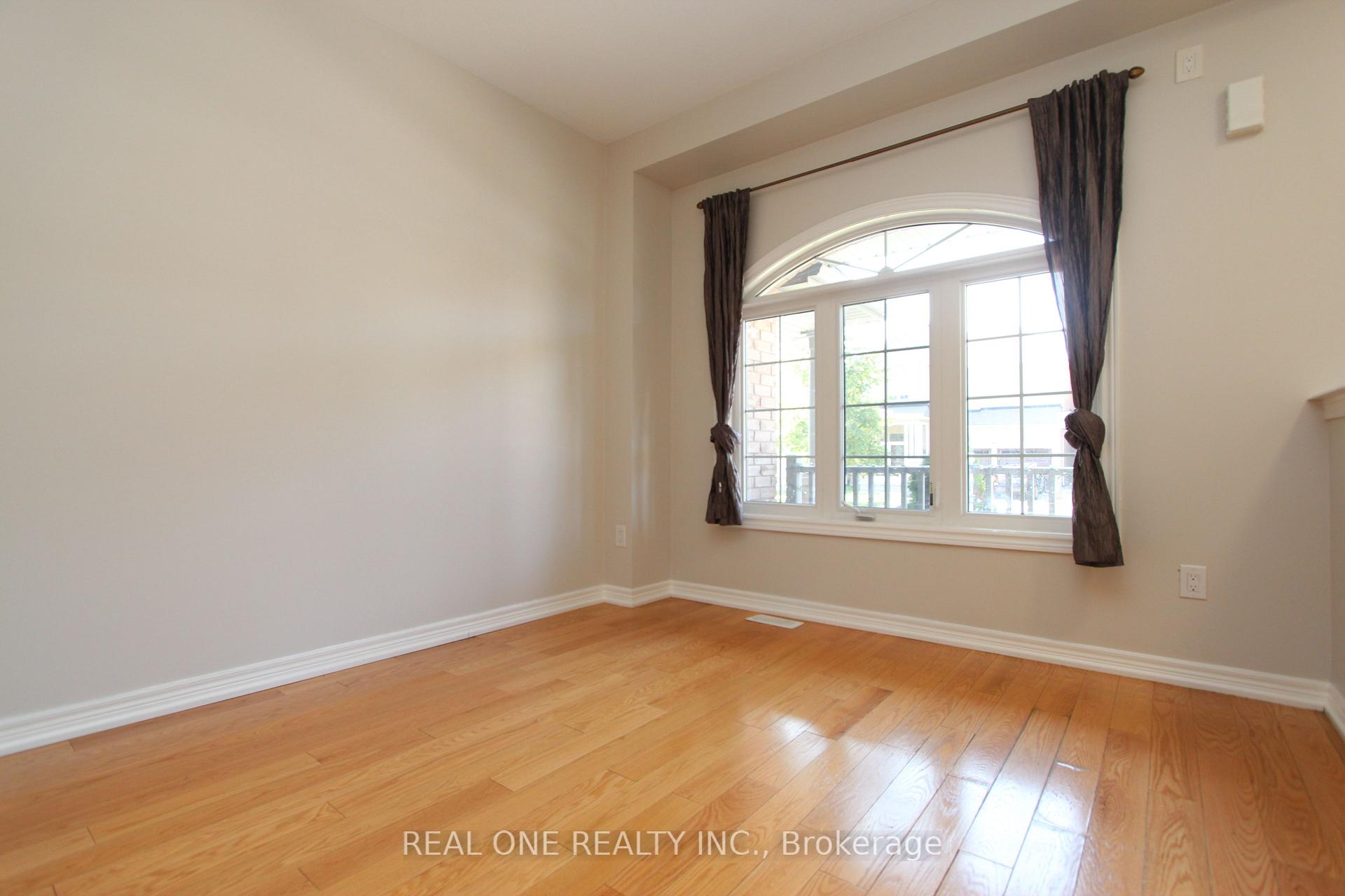 Photo 3 of 87 Hammersly Boulevard, Markham, Wismer — HOMEH