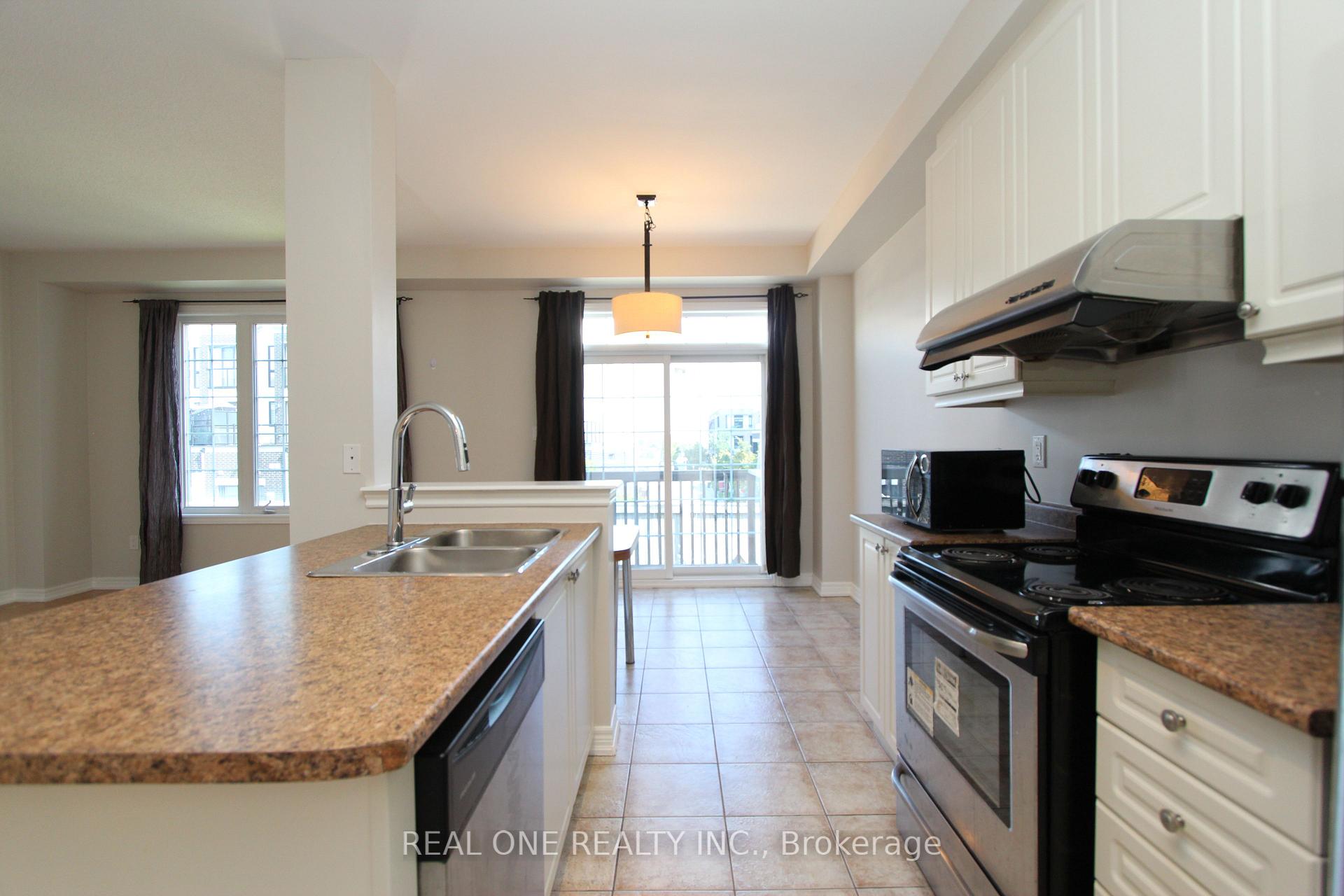 Photo 4 of 87 Hammersly Boulevard, Markham, Wismer — HOMEH