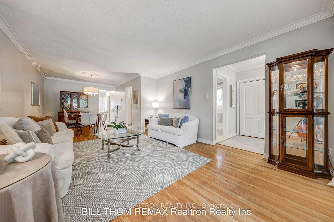 Photo 8 of 58 Reiber Crescent, North York, Bayview Woods-Steeles — HOMEH