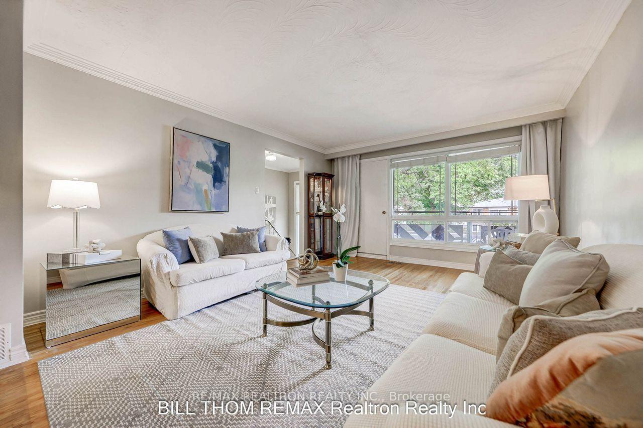 Photo 9 of 58 Reiber Crescent, North York, Bayview Woods-Steeles — HOMEH