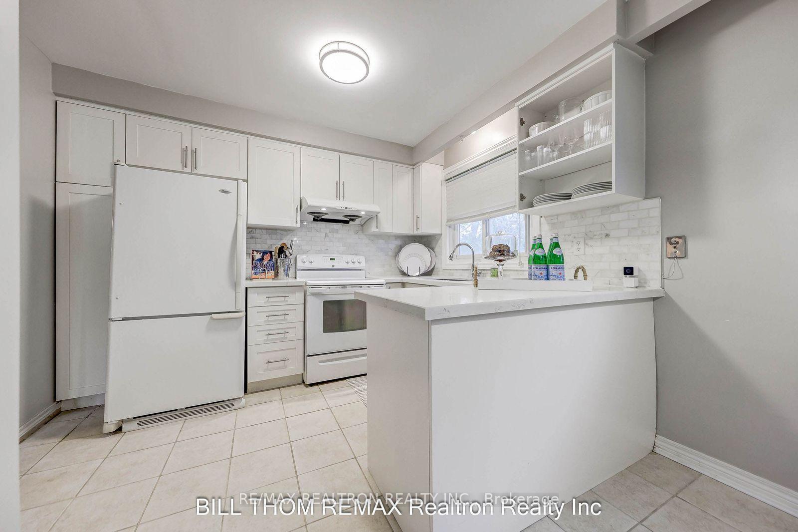 Photo 14 of 58 Reiber Crescent, North York, Bayview Woods-Steeles — HOMEH