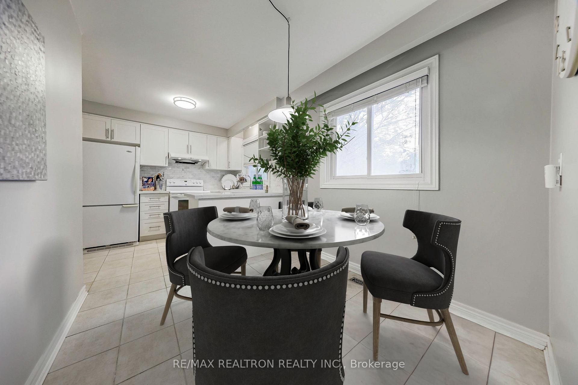 Photo 15 of 58 Reiber Crescent, North York, Bayview Woods-Steeles — HOMEH