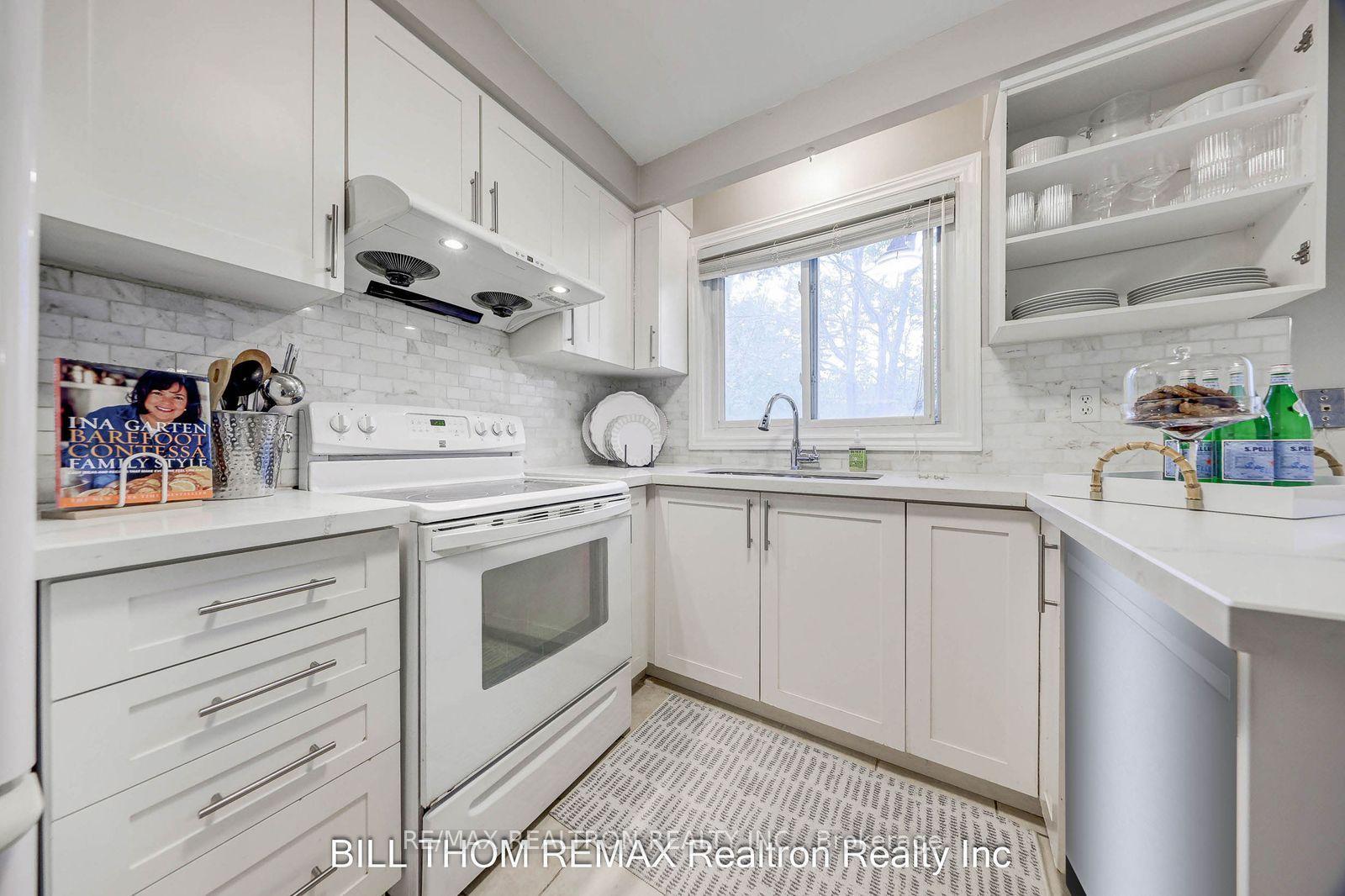 Photo 16 of 58 Reiber Crescent, North York, Bayview Woods-Steeles — HOMEH