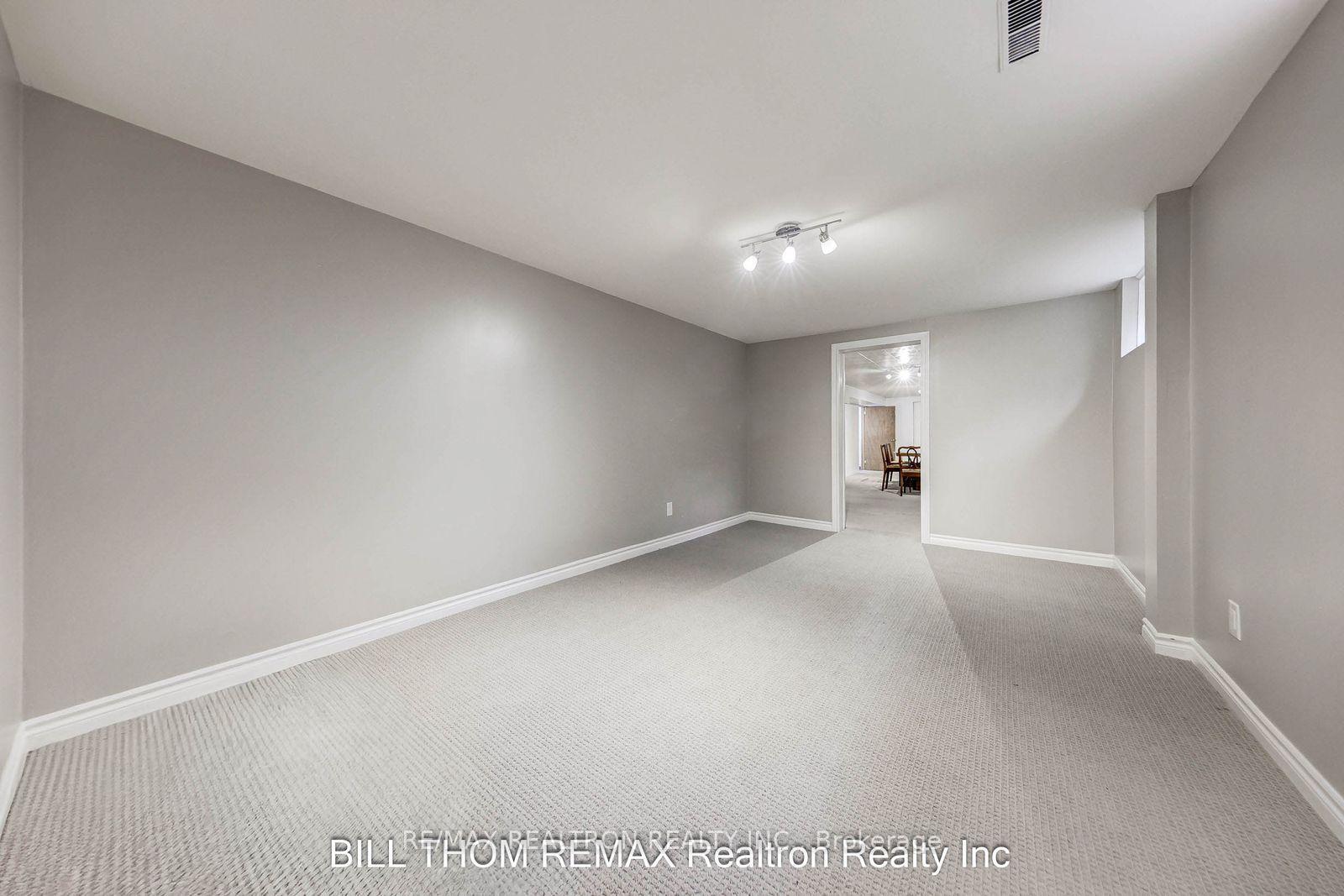 Photo 23 of 58 Reiber Crescent, North York, Bayview Woods-Steeles — HOMEH
