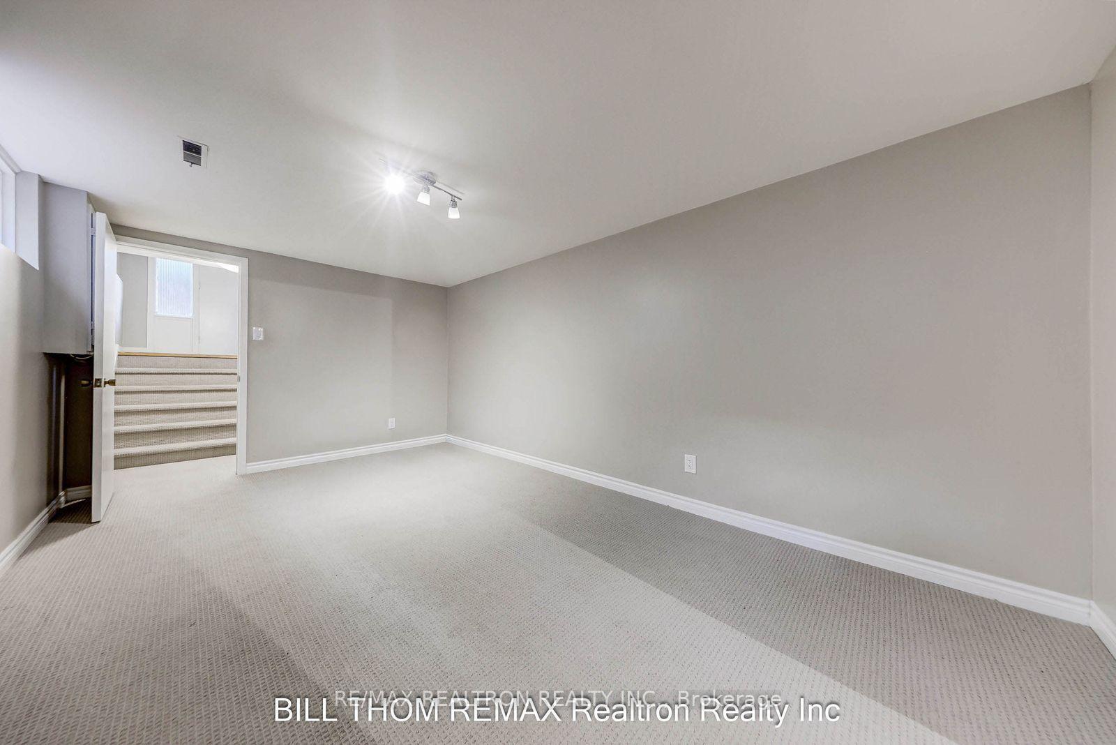 Photo 24 of 58 Reiber Crescent, North York, Bayview Woods-Steeles — HOMEH