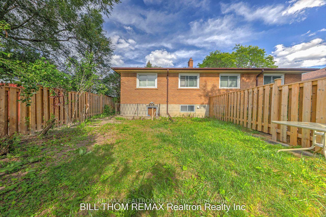 Photo 31 of 58 Reiber Crescent, North York, Bayview Woods-Steeles — HOMEH