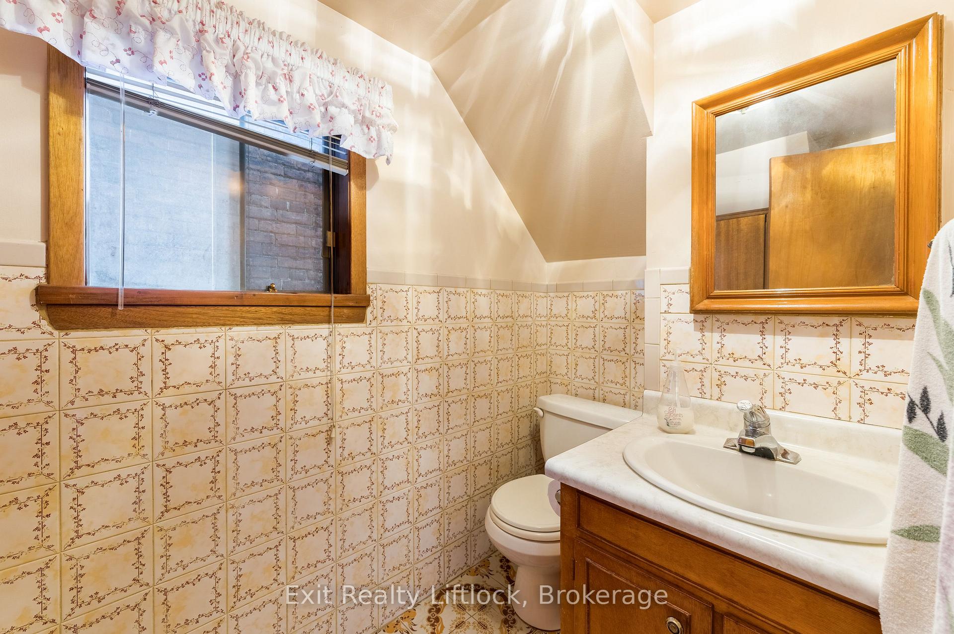 Photo 20 of 843 Logan Avenue, Toronto, North Riverdale — HOMEH