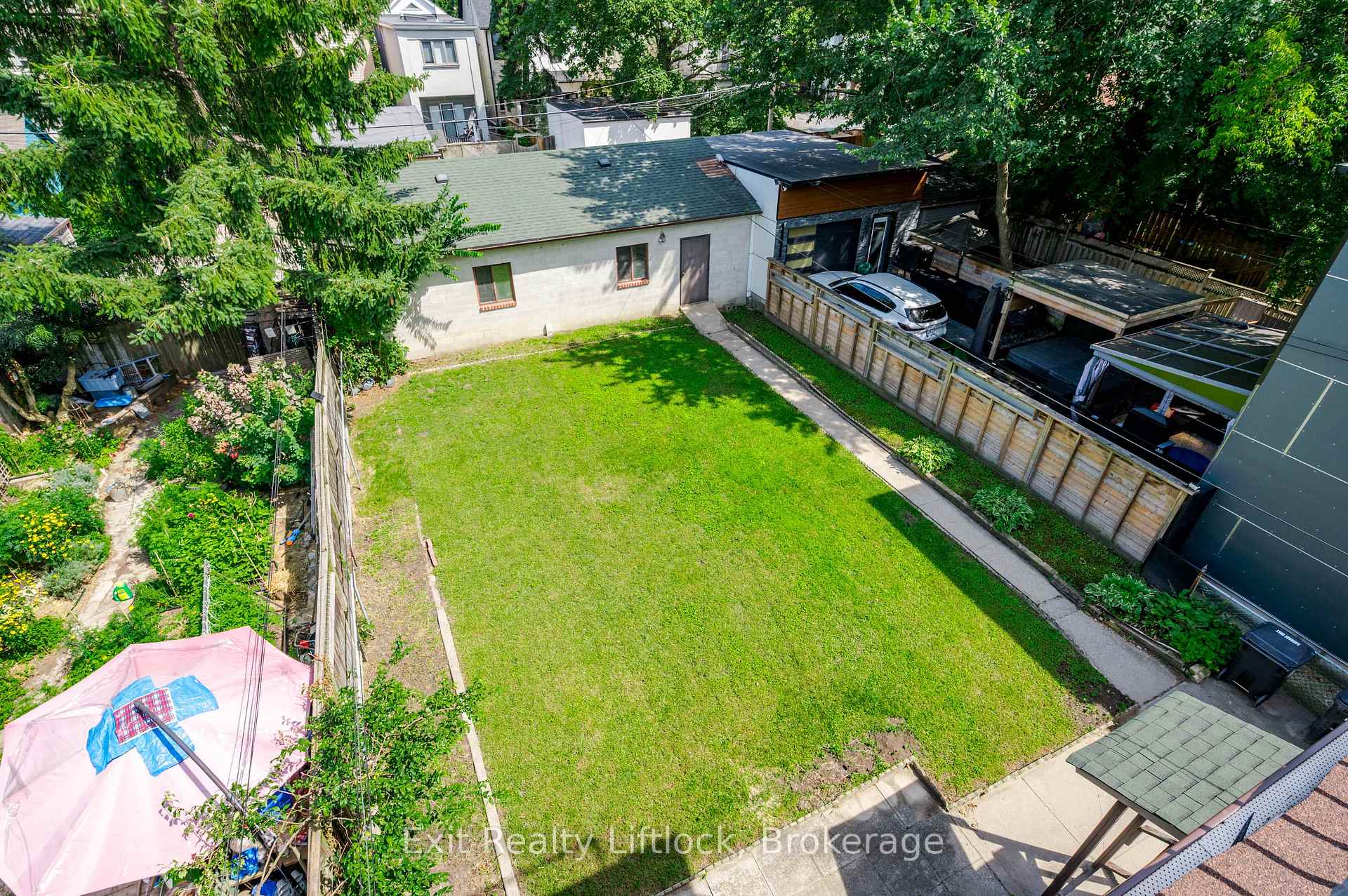 Photo 36 of 843 Logan Avenue, Toronto, North Riverdale — HOMEH