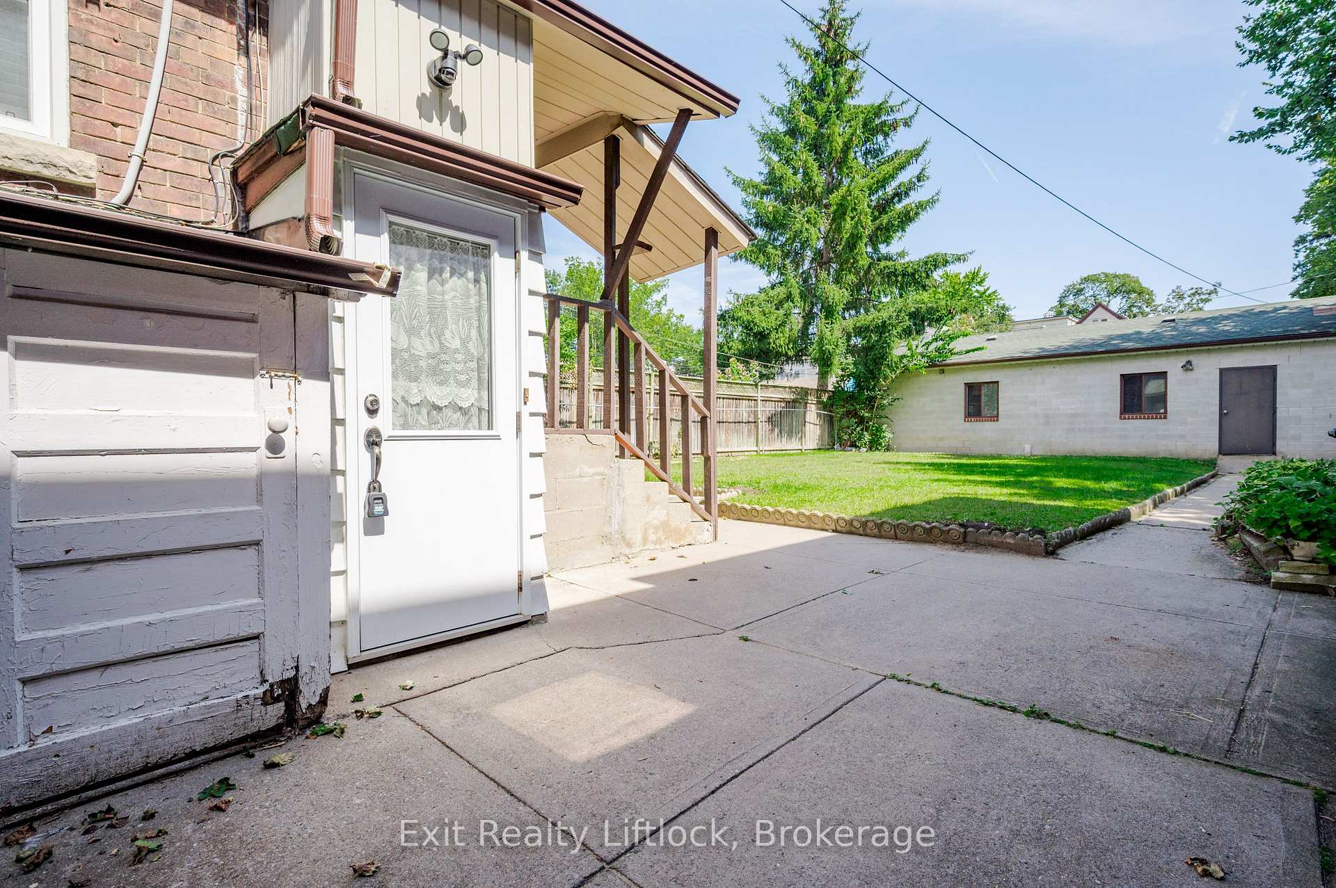 Photo 47 of 843 Logan Avenue, Toronto, North Riverdale — HOMEH