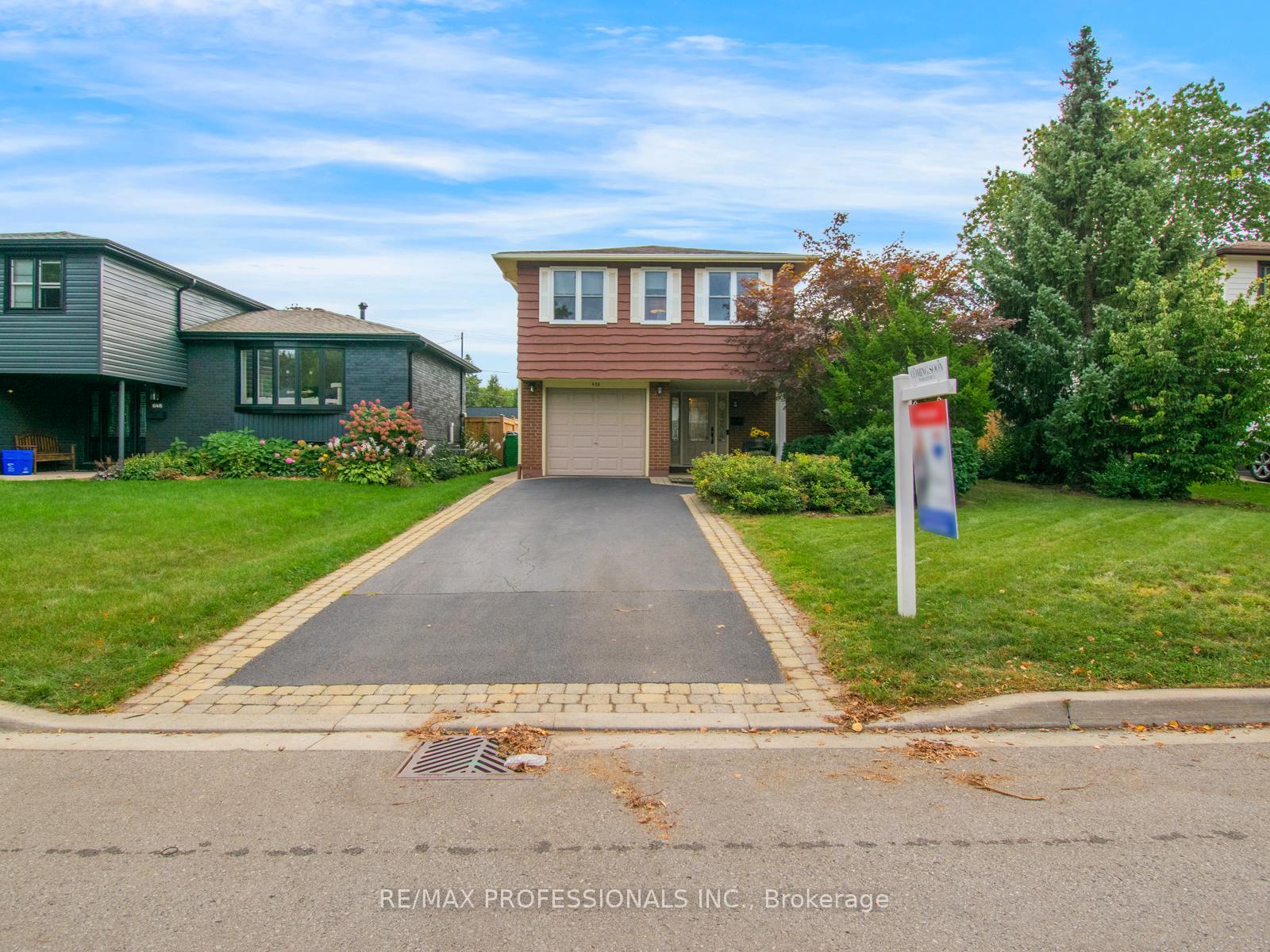 Photo 3 of 652 Meadow Lane, Burlington, Appleby — HOMEH
