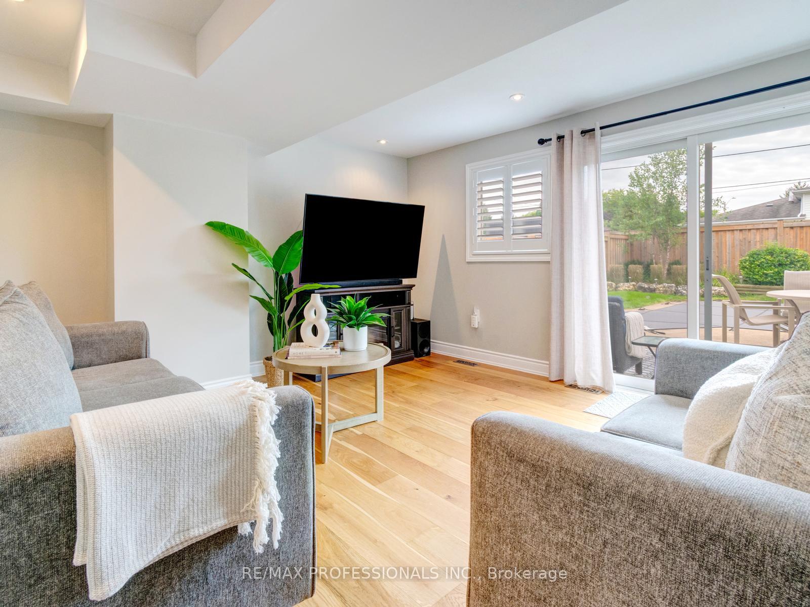 Photo 7 of 652 Meadow Lane, Burlington, Appleby — HOMEH