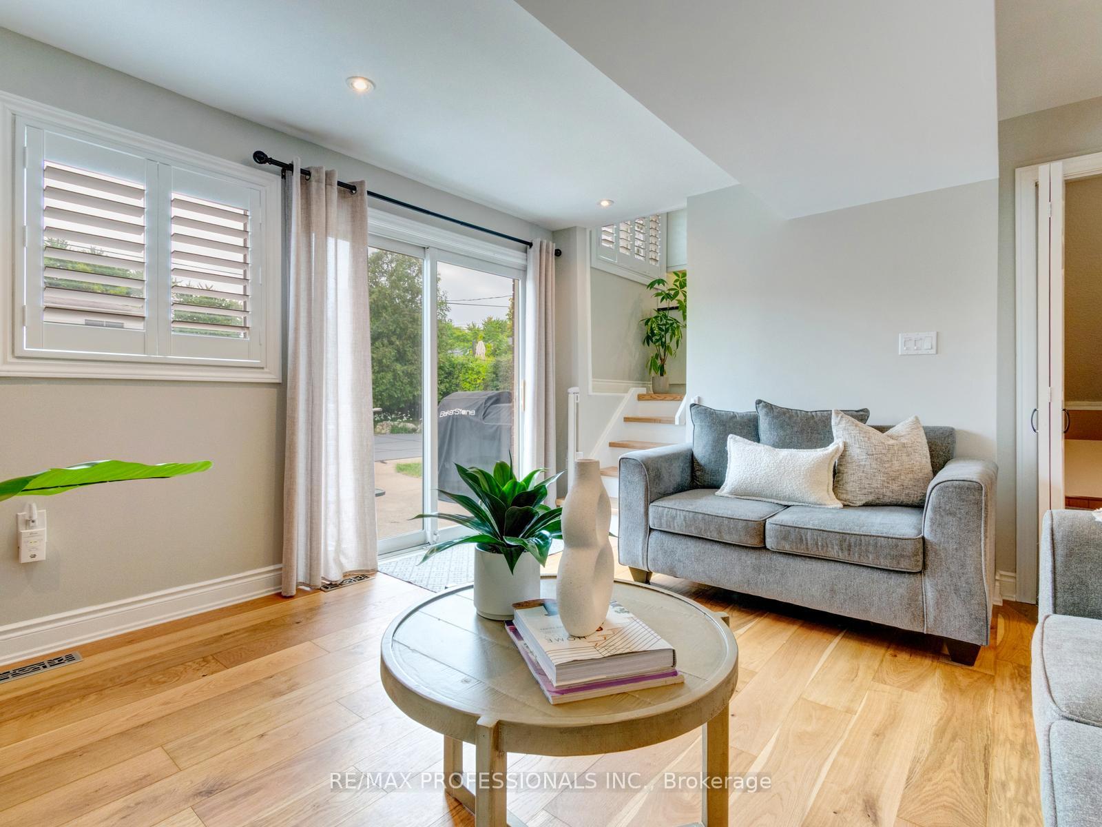 Photo 9 of 652 Meadow Lane, Burlington, Appleby — HOMEH