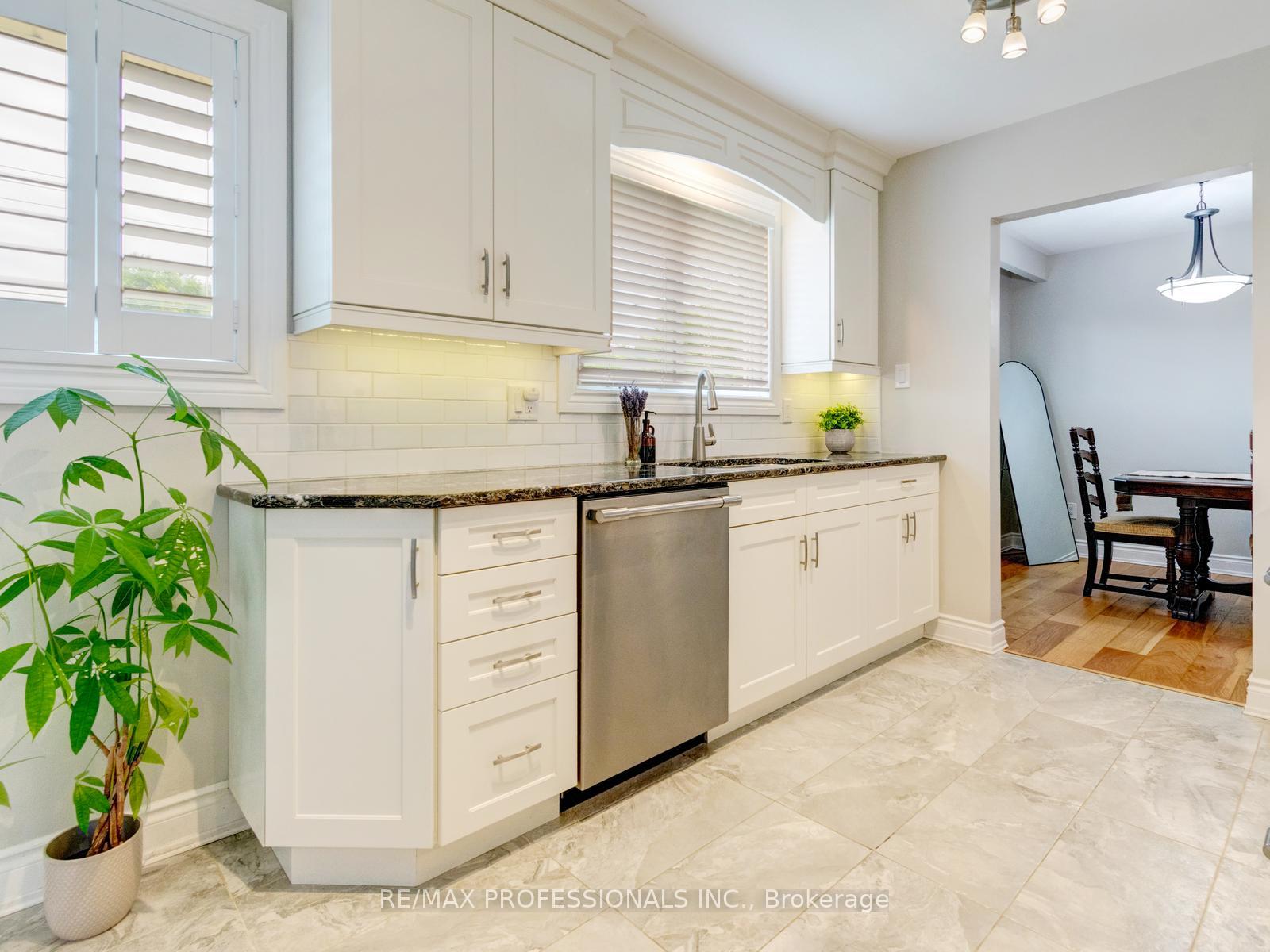 Photo 10 of 652 Meadow Lane, Burlington, Appleby — HOMEH