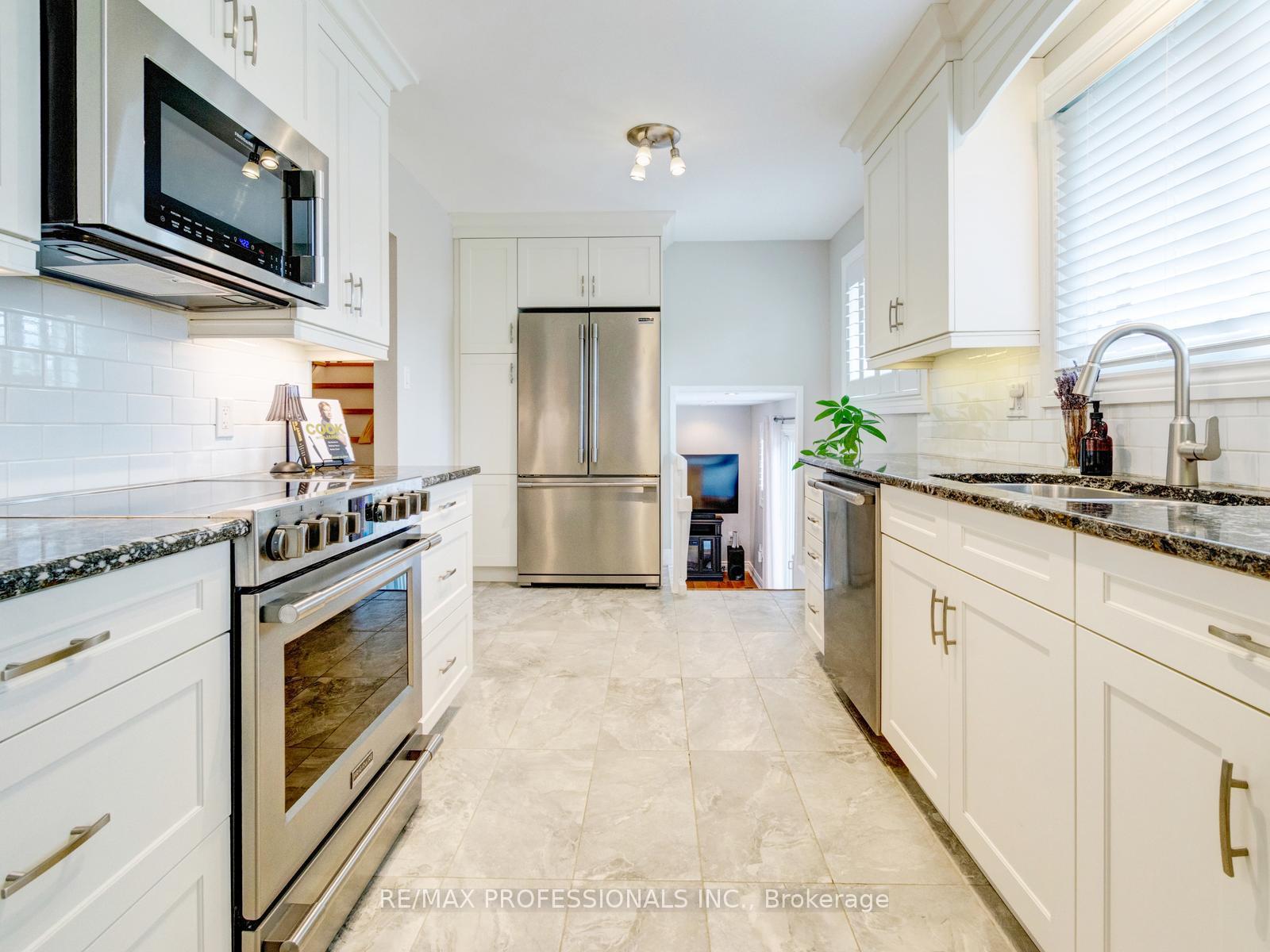 Photo 11 of 652 Meadow Lane, Burlington, Appleby — HOMEH