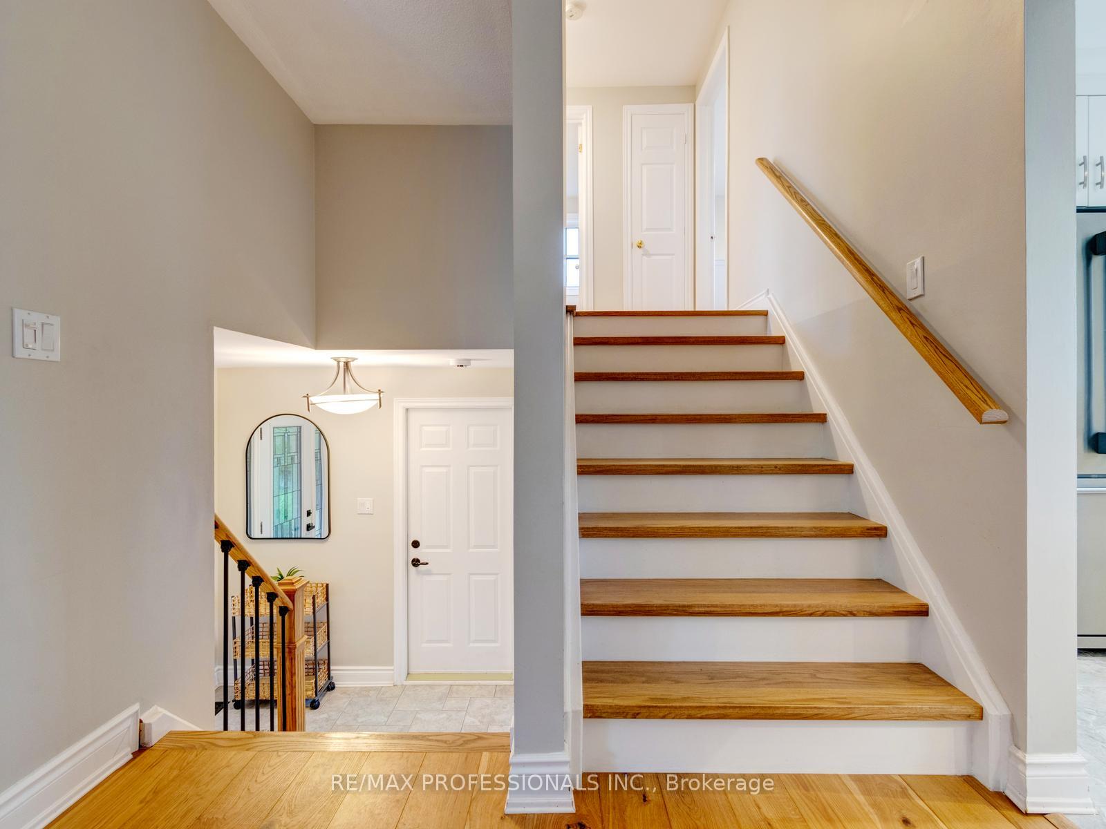 Photo 18 of 652 Meadow Lane, Burlington, Appleby — HOMEH