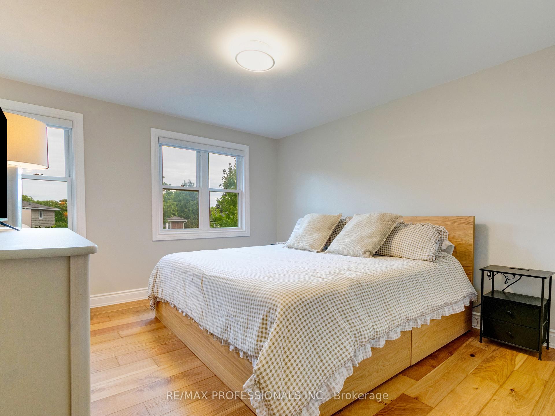 Photo 20 of 652 Meadow Lane, Burlington, Appleby — HOMEH