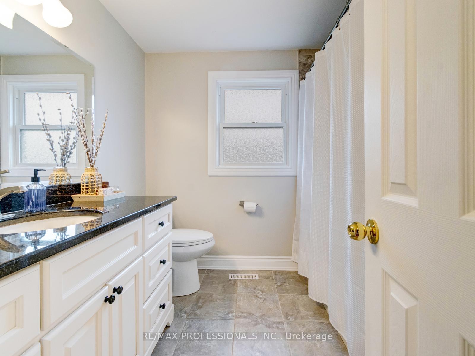 Photo 24 of 652 Meadow Lane, Burlington, Appleby — HOMEH