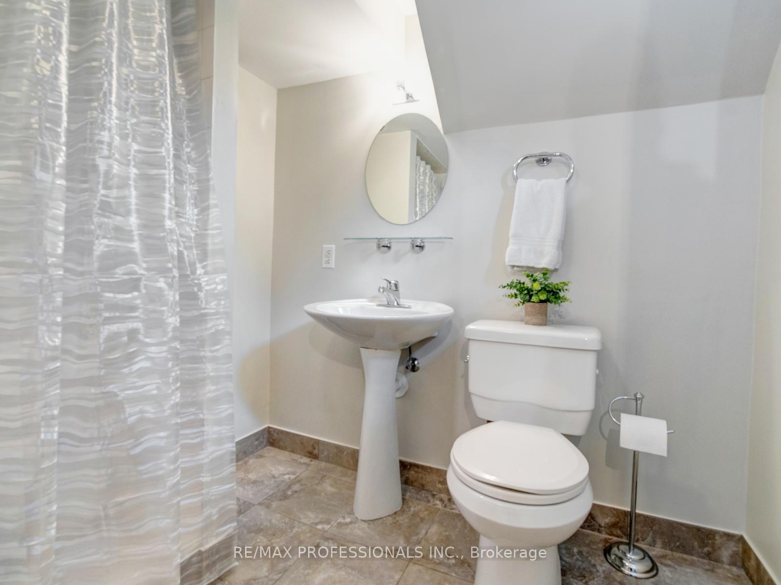 Photo 34 of 652 Meadow Lane, Burlington, Appleby — HOMEH