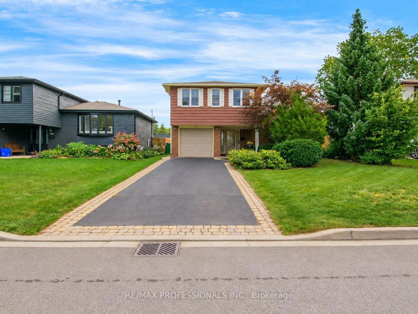Photo 2 of 652 Meadow Lane, Burlington, Appleby — HOMEH