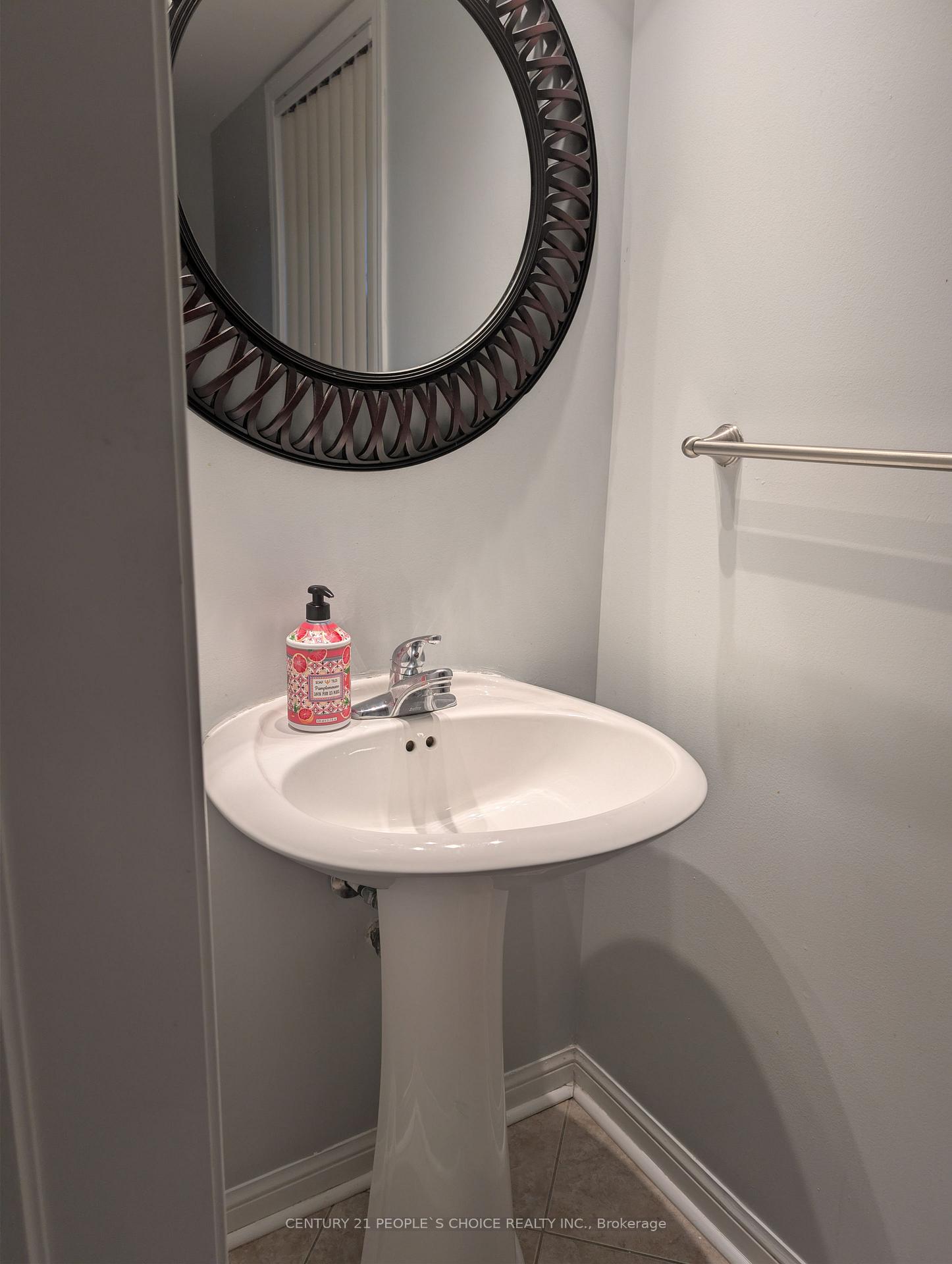 Photo 4 of 228 Fandango Drive, Brampton, Credit Valley — HOMEH
