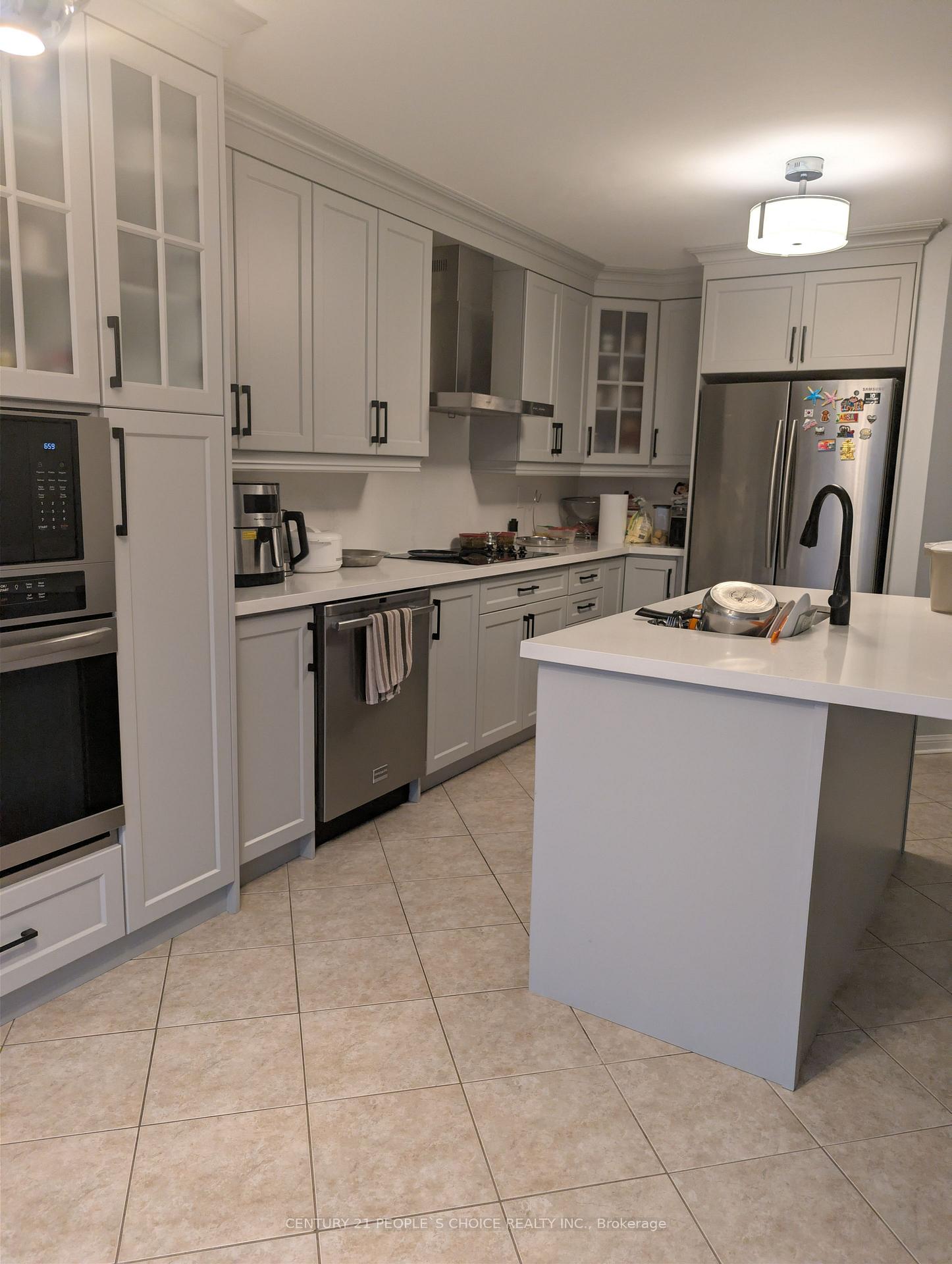 Photo 5 of 228 Fandango Drive, Brampton, Credit Valley — HOMEH