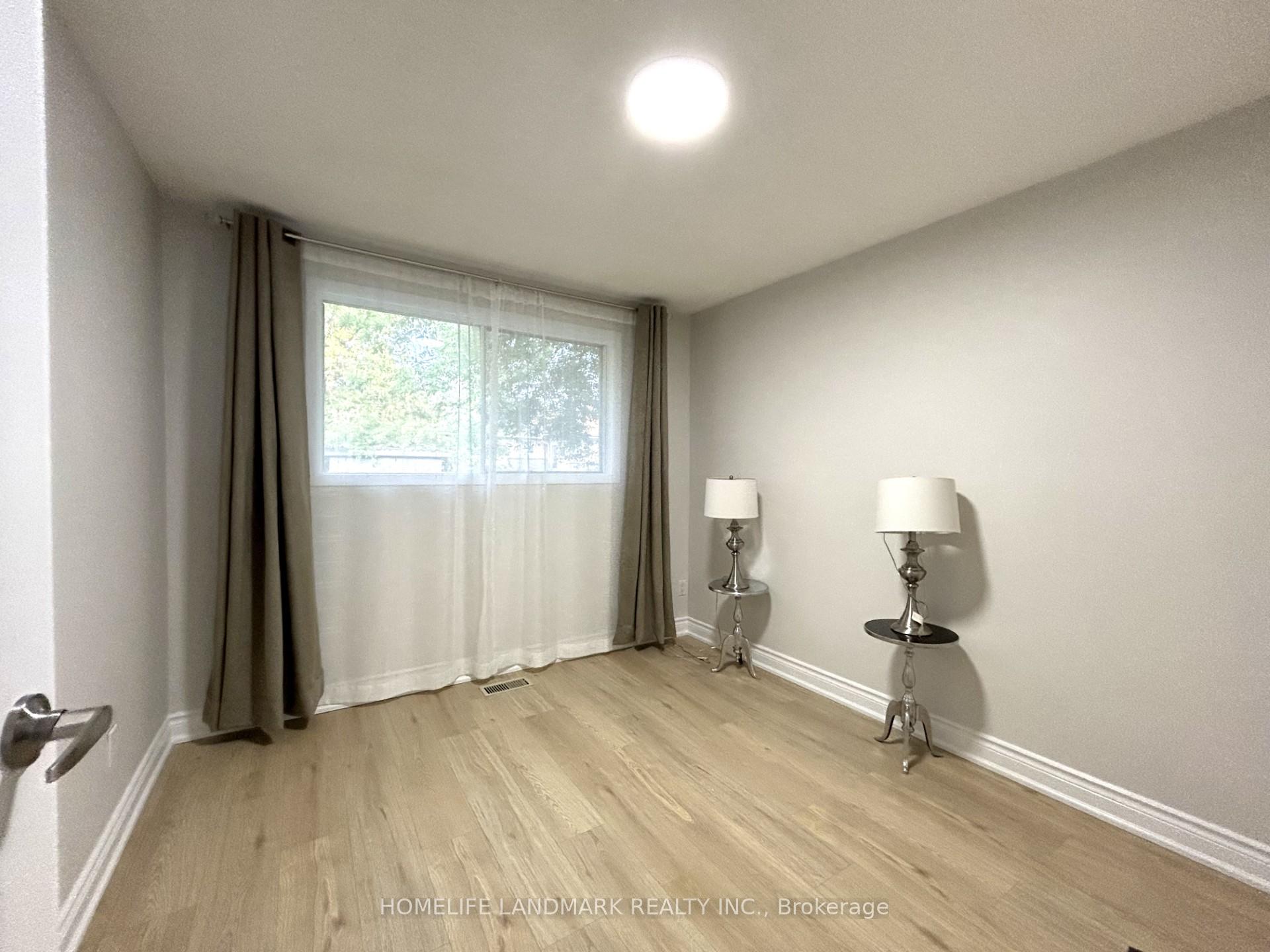 Photo 5 of Unit Upper, 53 Moray Avenue, Richmond Hill, Oak Ridges — HOMEH