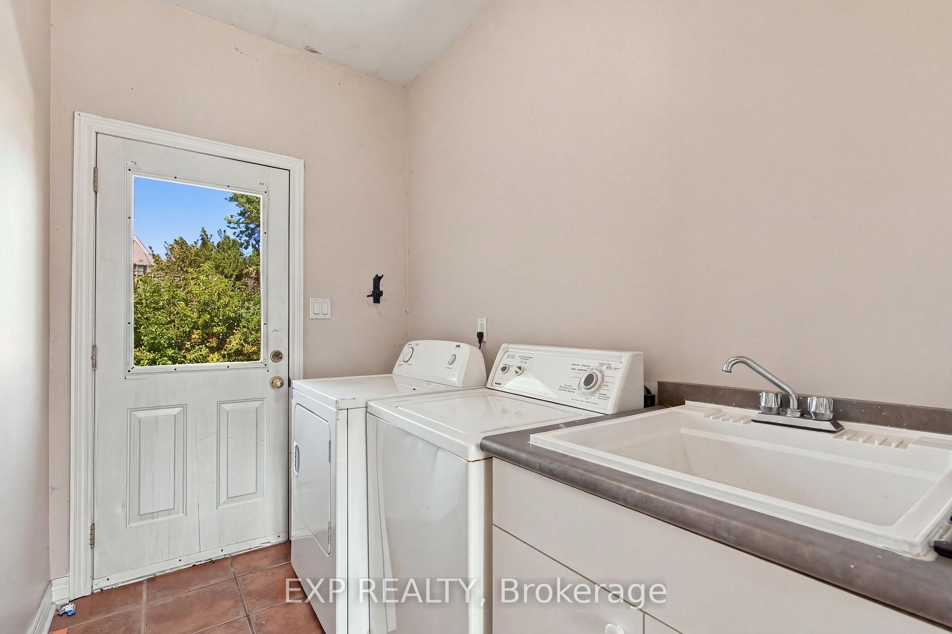 Photo 8 of 59 Parker Street, St. Catharines, Western Hill — HOMEH