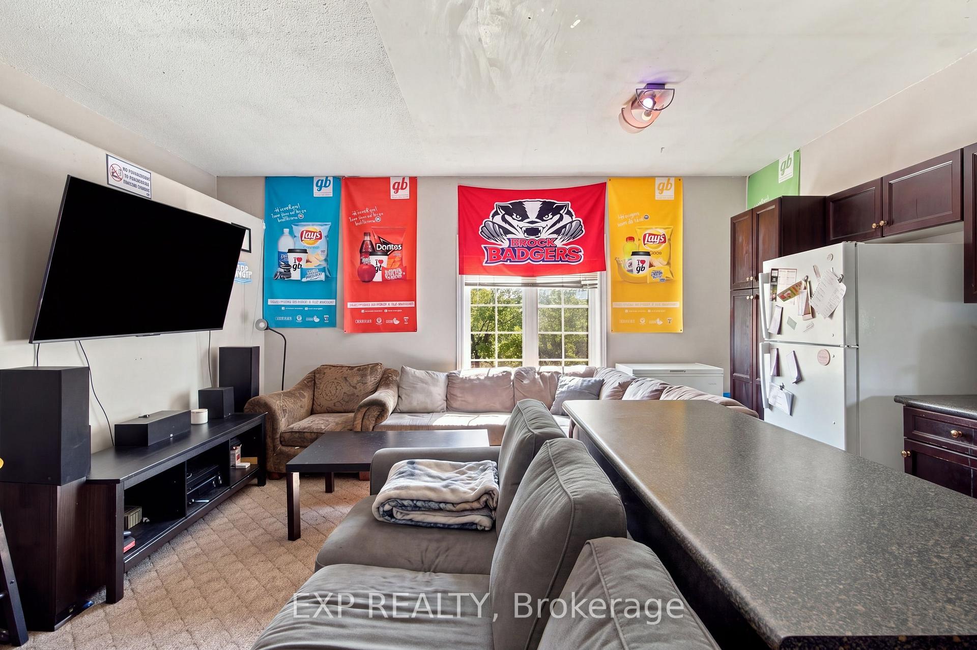 Photo 9 of 59 Parker Street, St. Catharines, Western Hill — HOMEH