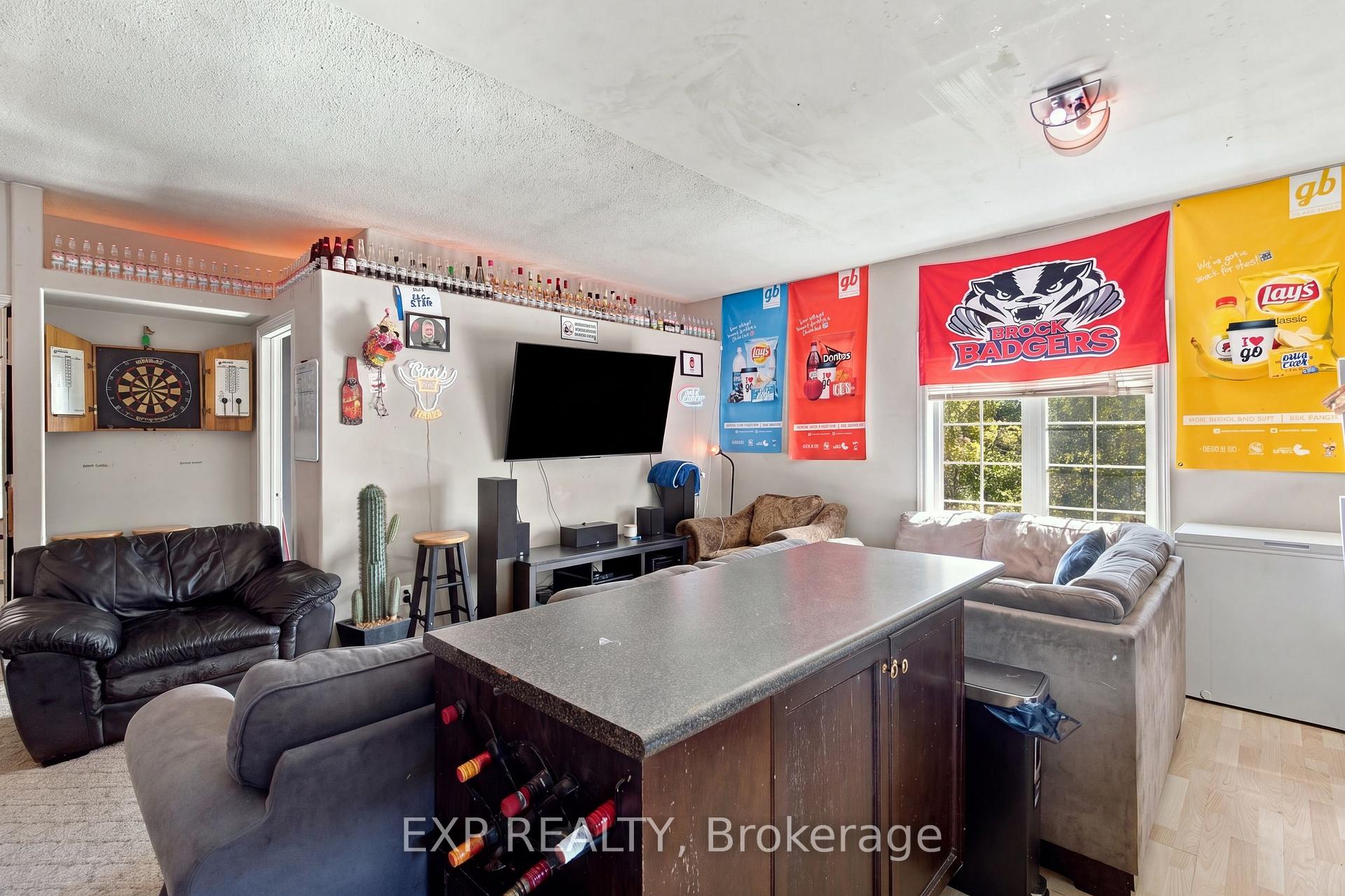 Photo 11 of 59 Parker Street, St. Catharines, Western Hill — HOMEH