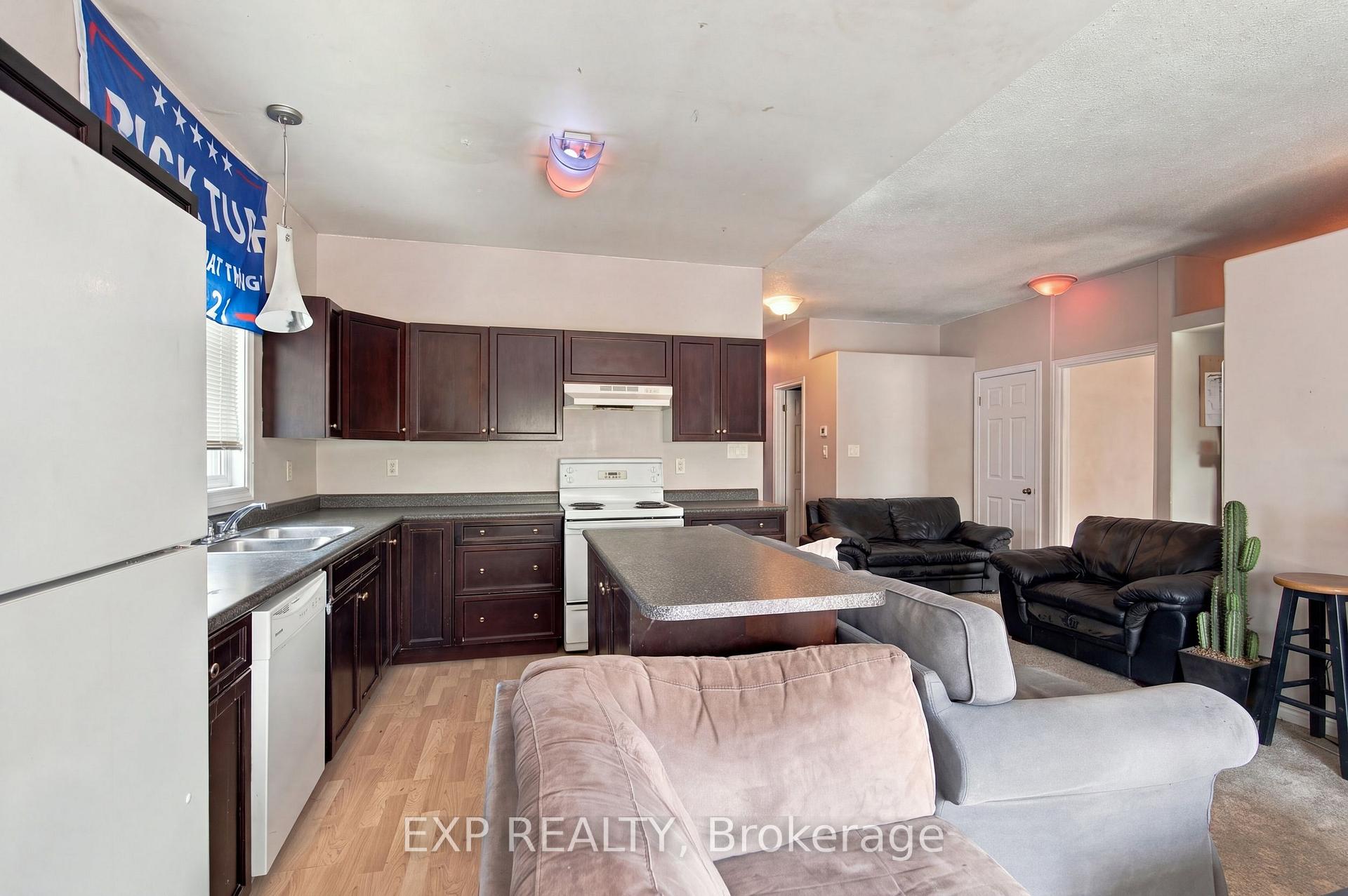 Photo 13 of 59 Parker Street, St. Catharines, Western Hill — HOMEH