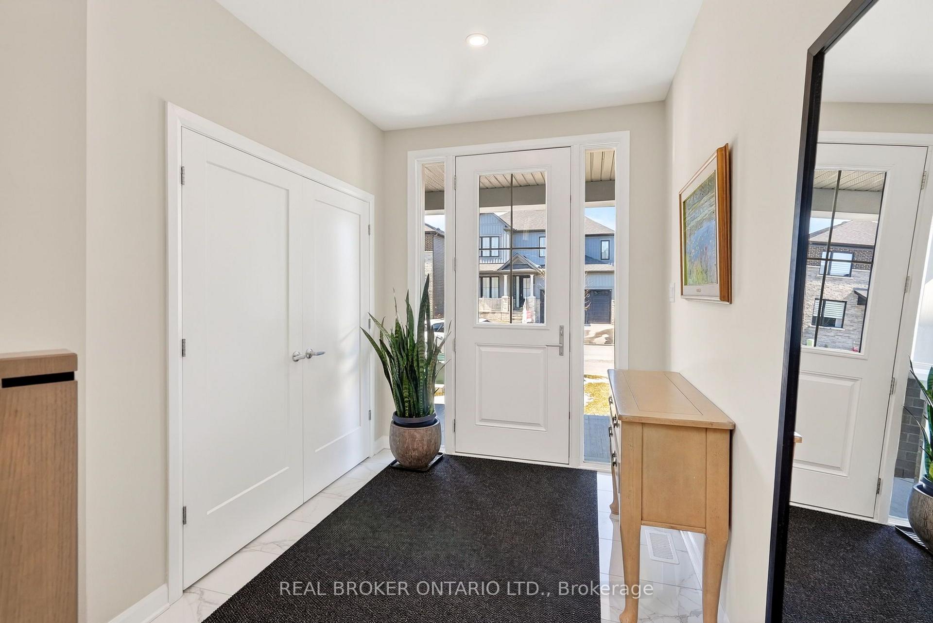 Photo 2 of 548 Anchor Circle, Ottawa, Mahogany Community — HOMEH