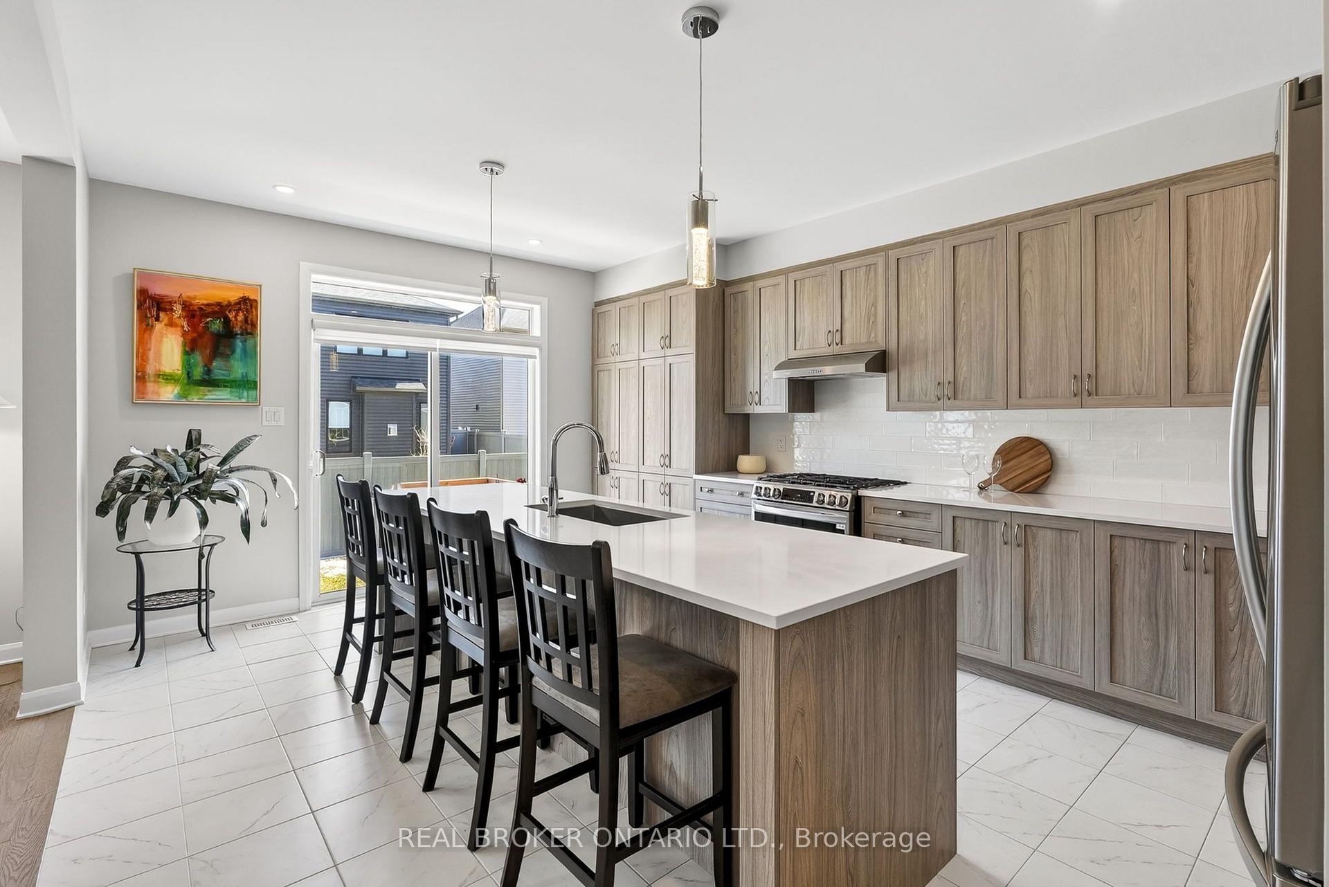 Photo 9 of 548 Anchor Circle, Ottawa, Mahogany Community — HOMEH