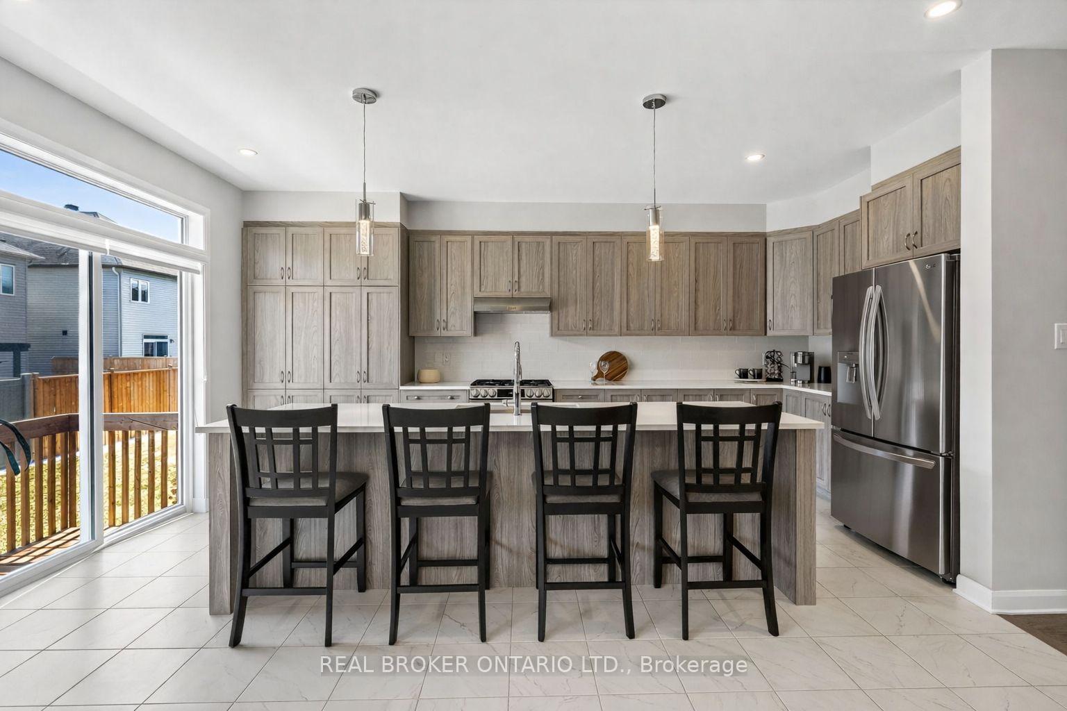 Photo 10 of 548 Anchor Circle, Ottawa, Mahogany Community — HOMEH