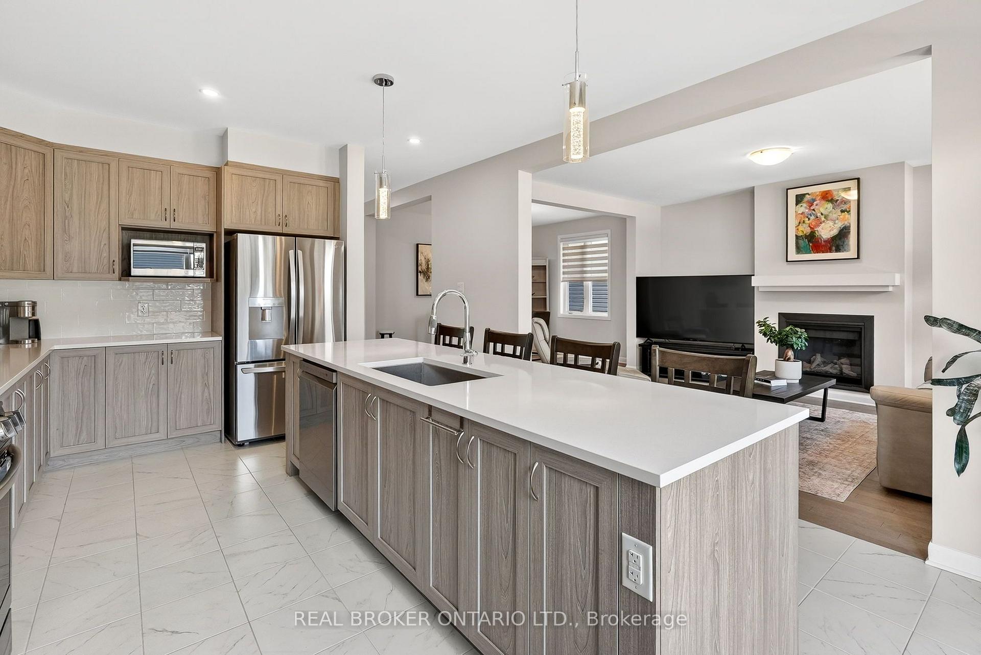 Photo 12 of 548 Anchor Circle, Ottawa, Mahogany Community — HOMEH