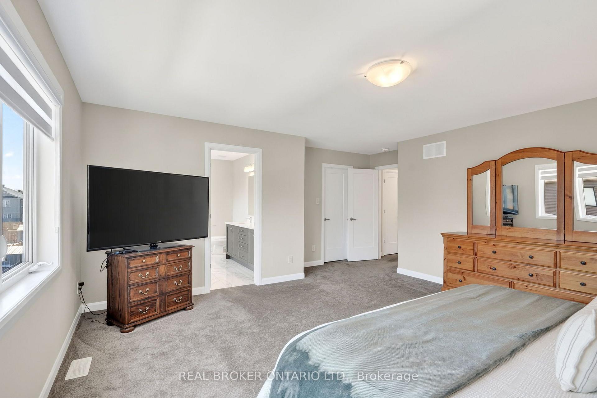 Photo 21 of 548 Anchor Circle, Ottawa, Mahogany Community — HOMEH