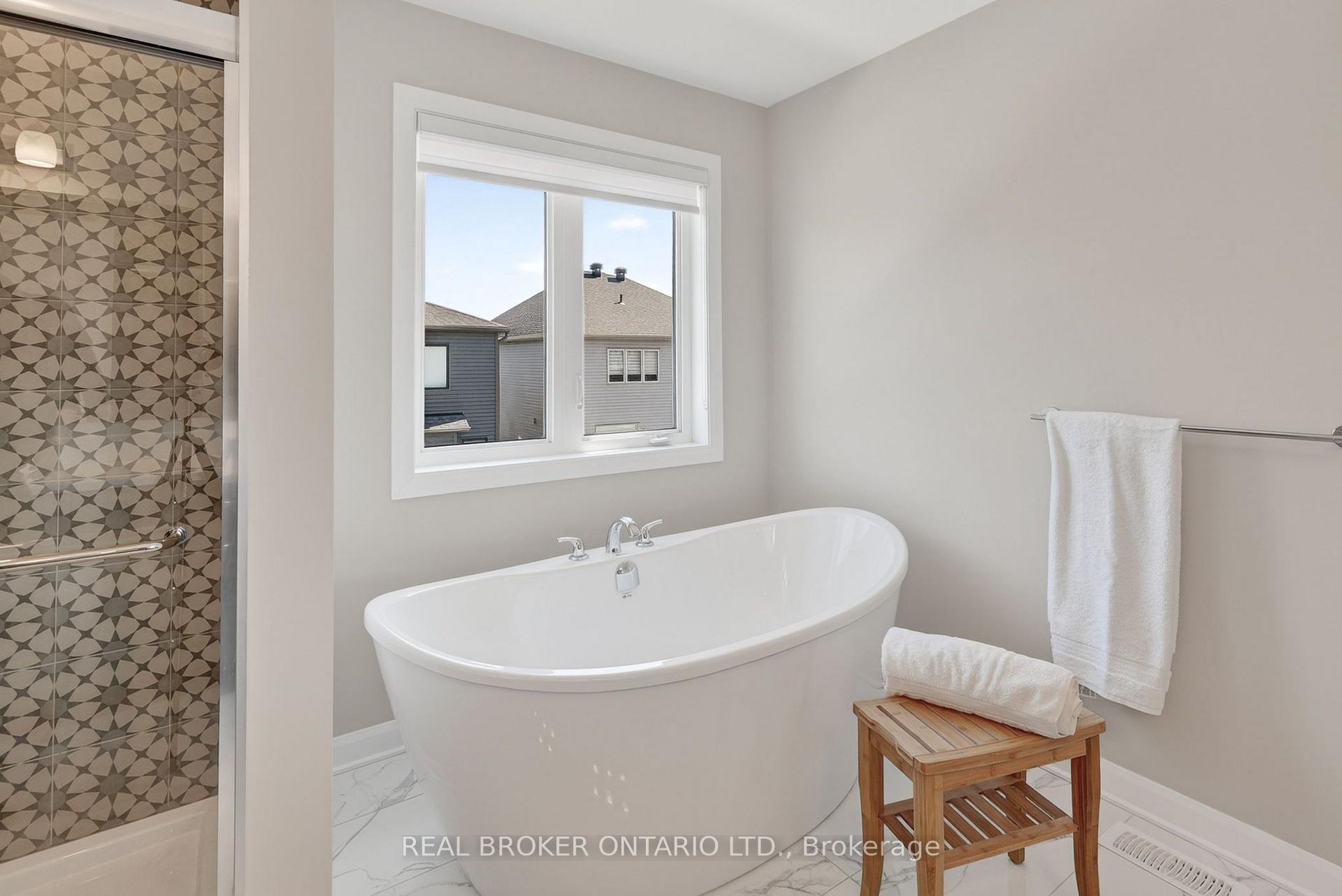 Photo 23 of 548 Anchor Circle, Ottawa, Mahogany Community — HOMEH